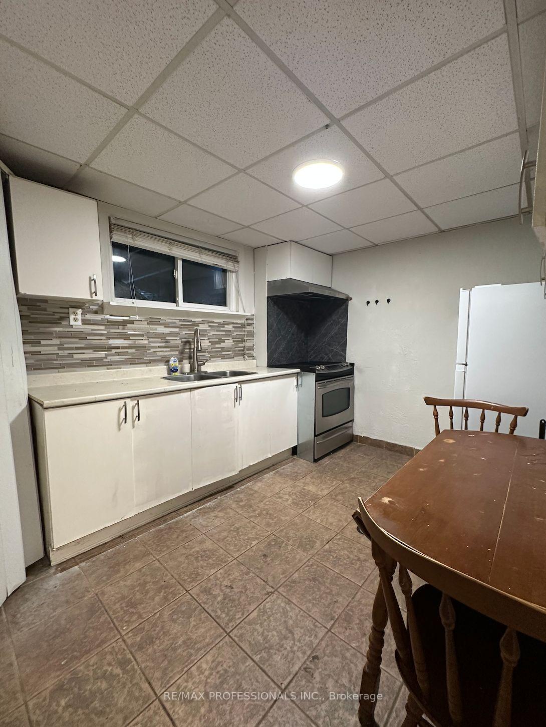 Photo 13 of Unit Basement, 30 Woodbury Road, Etobicoke, Alderwood — HOMEH