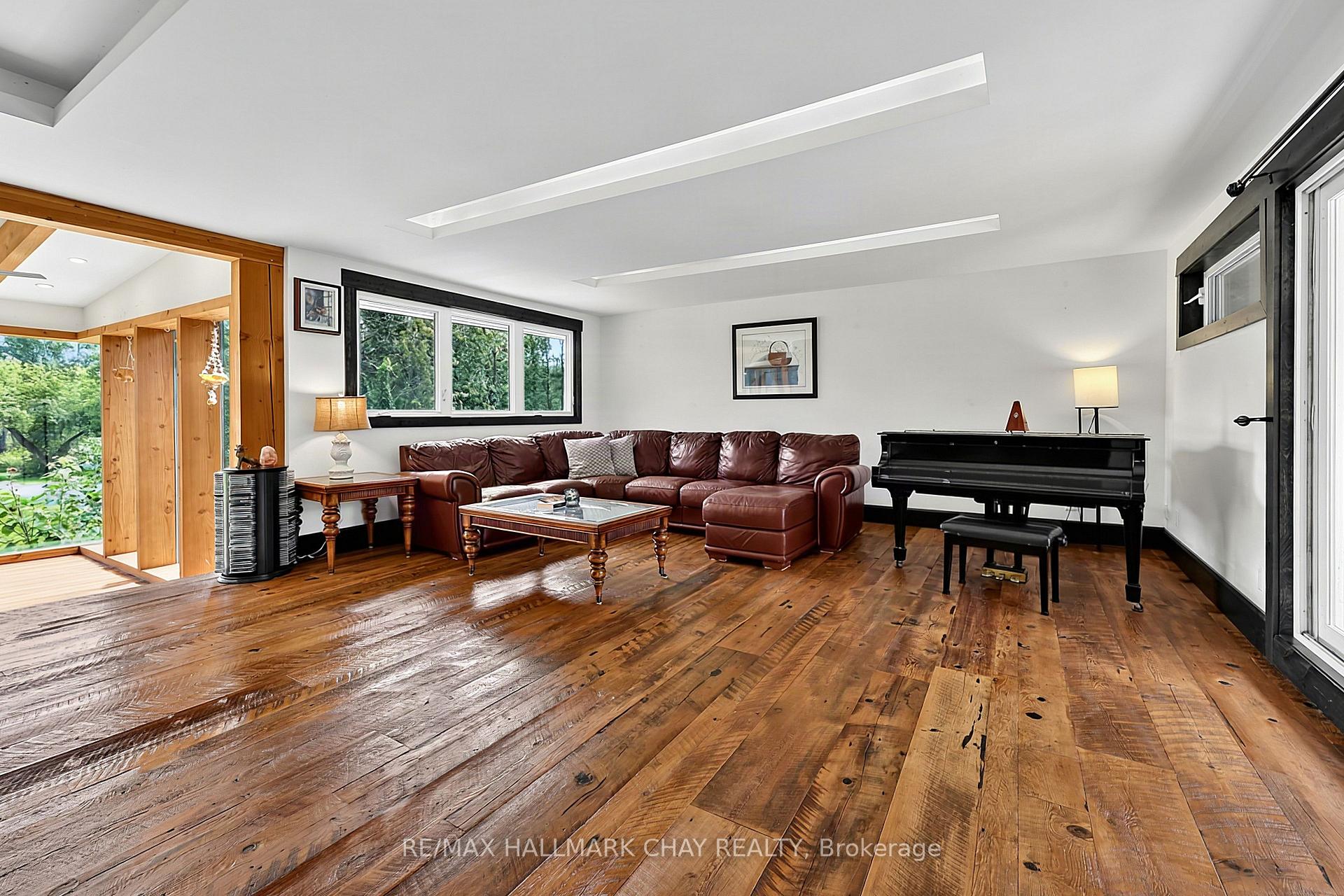 Photo 14 of 1507 Hendrie Road, Springwater, Rural Springwater — HOMEH