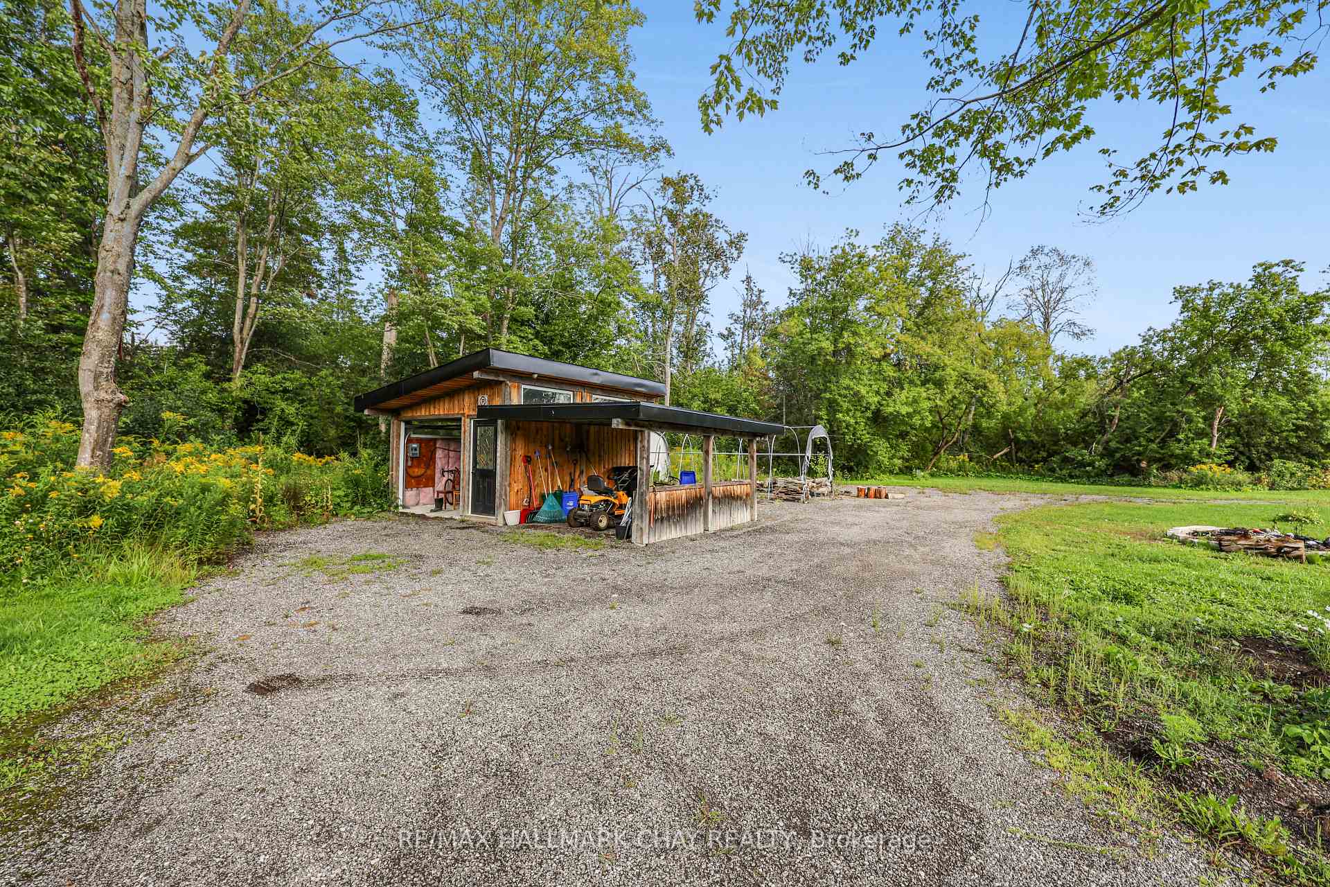 Photo 40 of 1507 Hendrie Road, Springwater, Rural Springwater — HOMEH