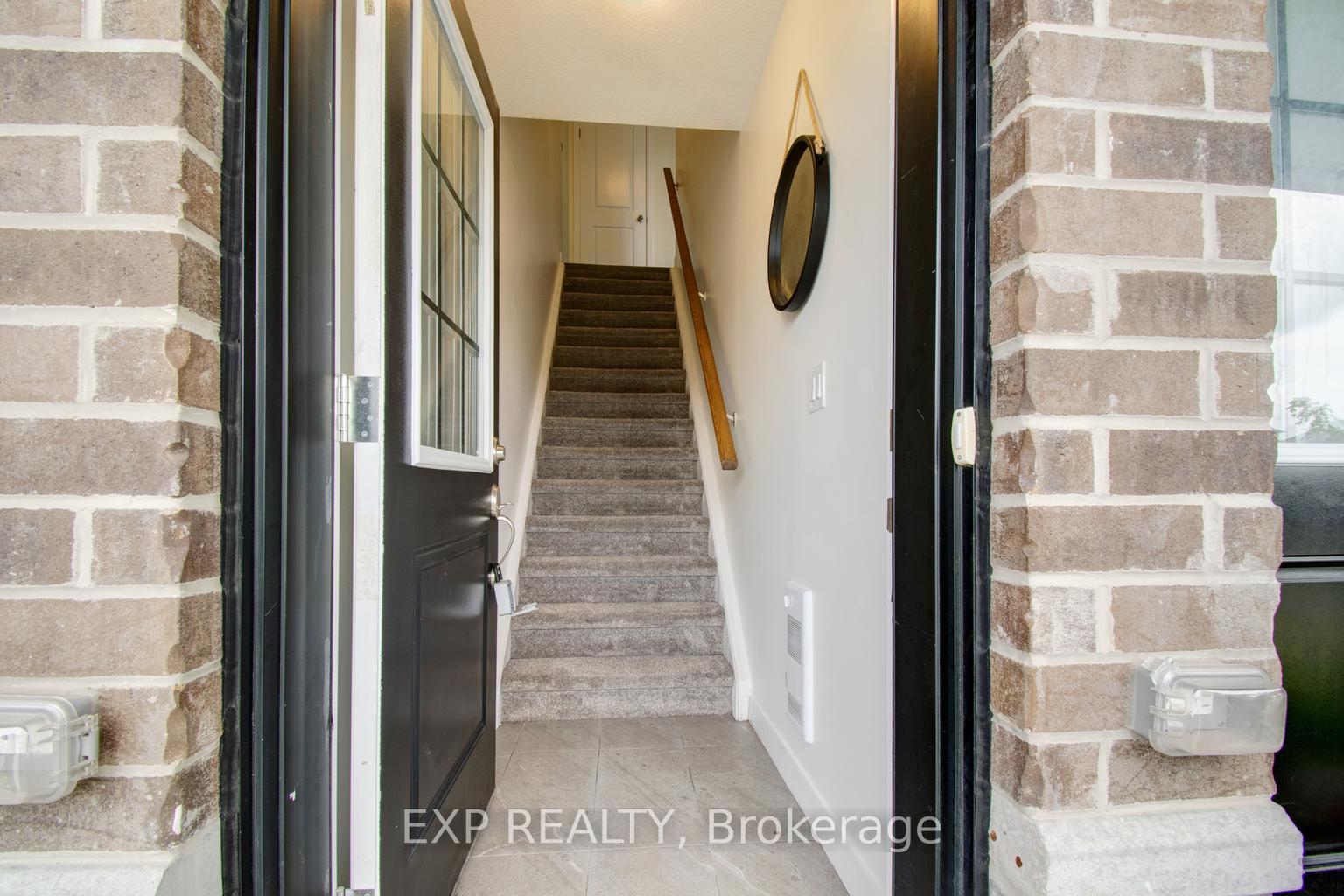 Photo 3 of Unit E, 150 Rochefort Street E, Kitchener, Huron Park — HOMEH