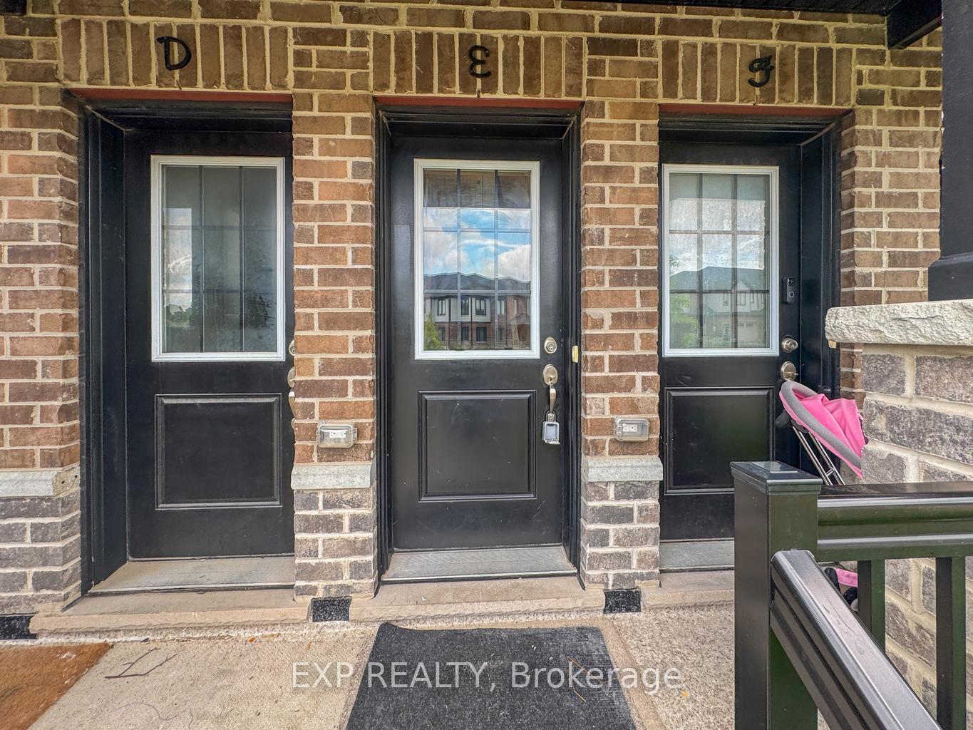 Photo 5 of Unit E, 150 Rochefort Street E, Kitchener, Huron Park — HOMEH