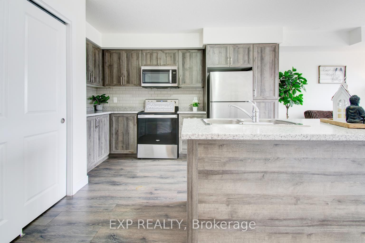 Photo 8 of Unit E, 150 Rochefort Street E, Kitchener, Huron Park — HOMEH