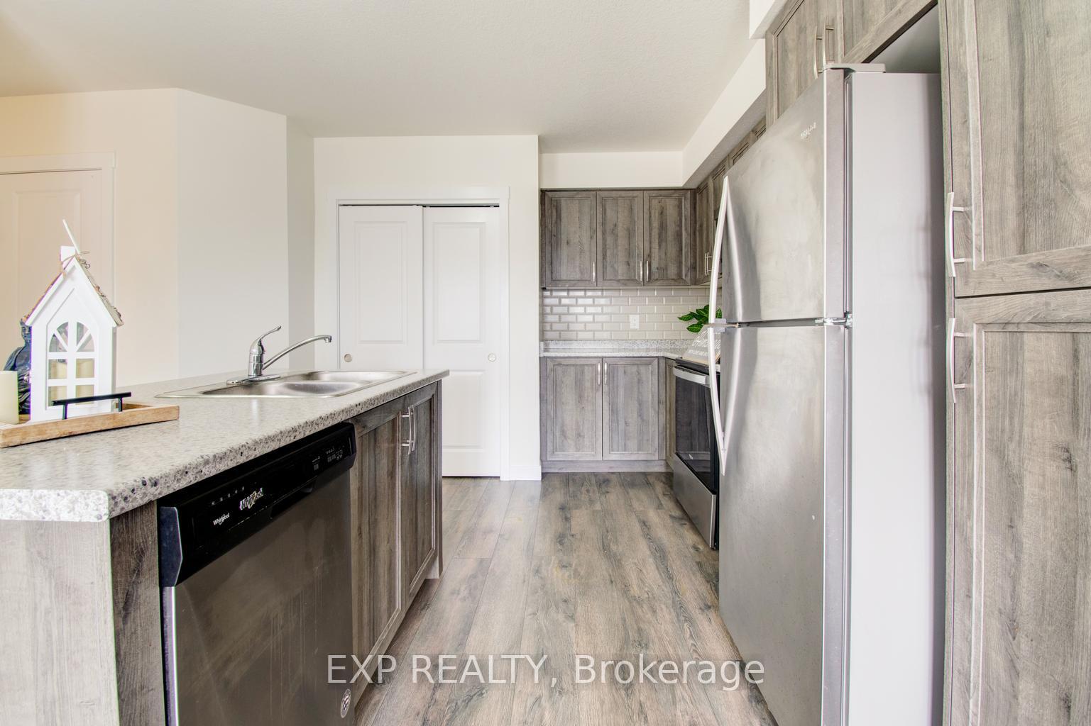Photo 13 of Unit E, 150 Rochefort Street E, Kitchener, Huron Park — HOMEH