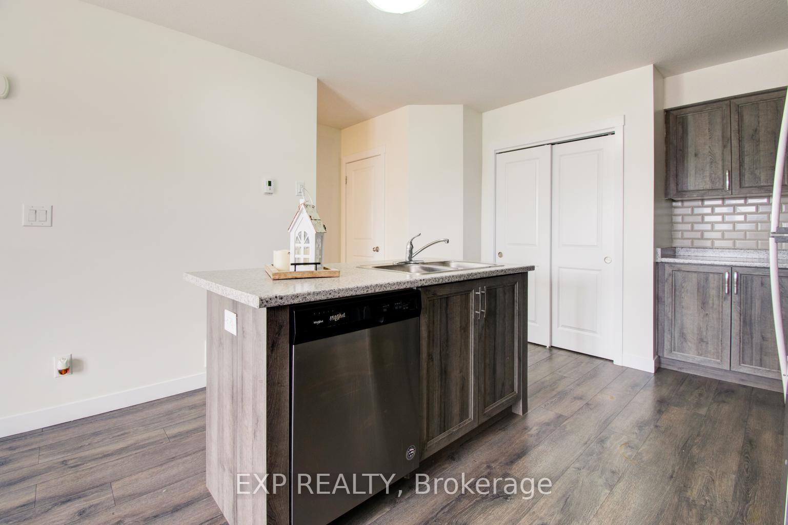 Photo 14 of Unit E, 150 Rochefort Street E, Kitchener, Huron Park — HOMEH