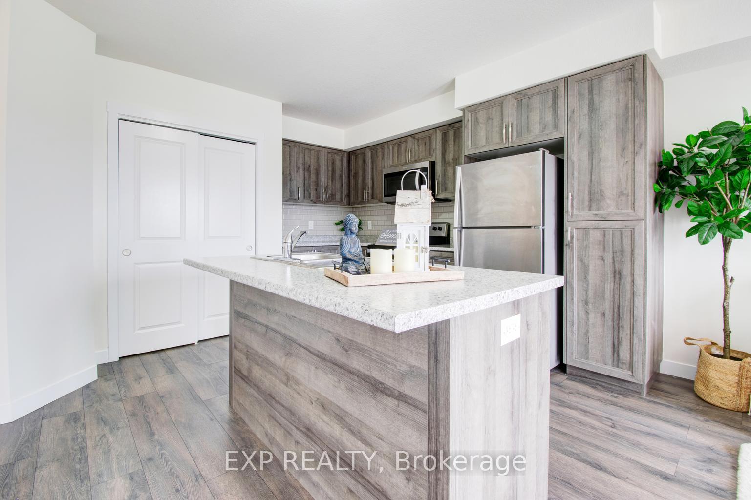 Photo 15 of Unit E, 150 Rochefort Street E, Kitchener, Huron Park — HOMEH