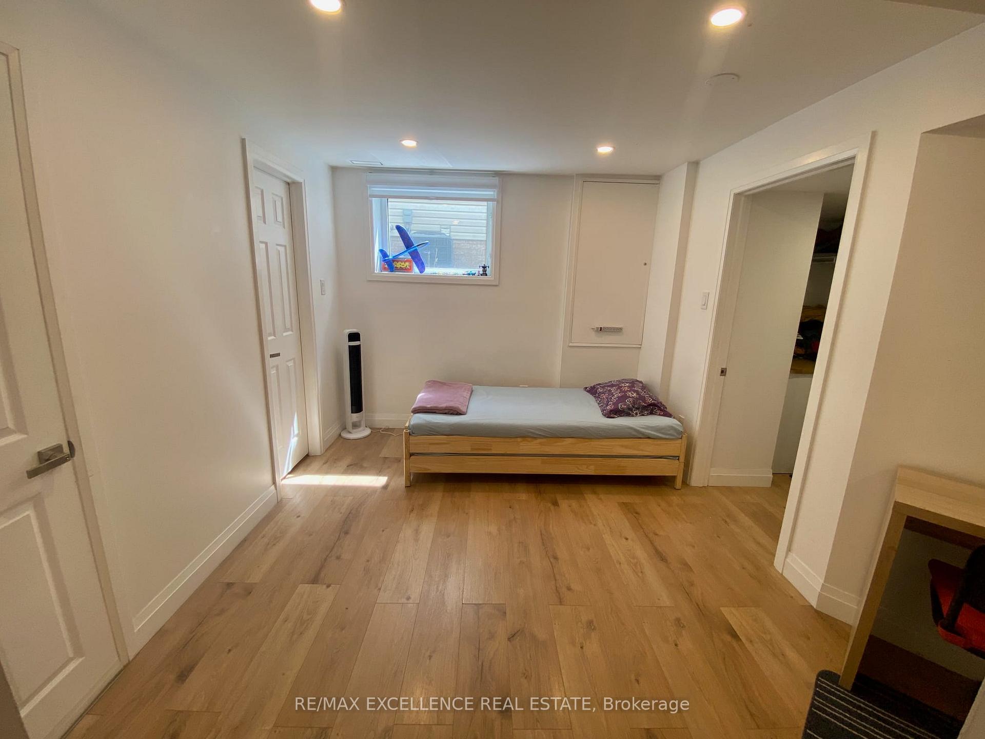 Photo 8 of Unit Walkout Basement, 46 Tradewinds Place, Kitchener, Forest Heights — HOMEH