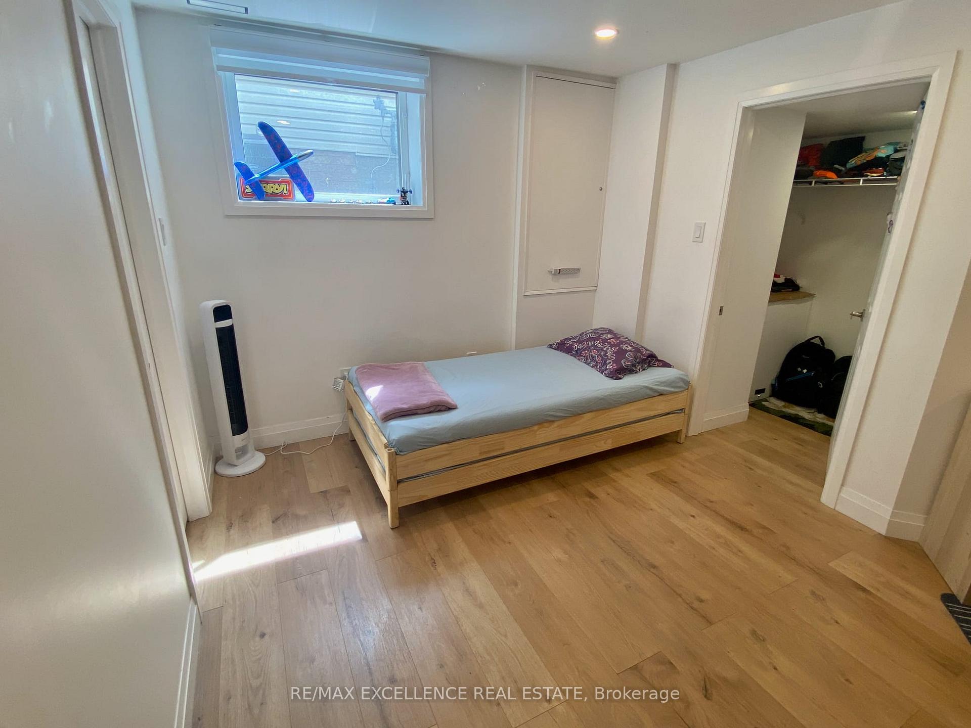 Photo 10 of Unit Walkout Basement, 46 Tradewinds Place, Kitchener, Forest Heights — HOMEH