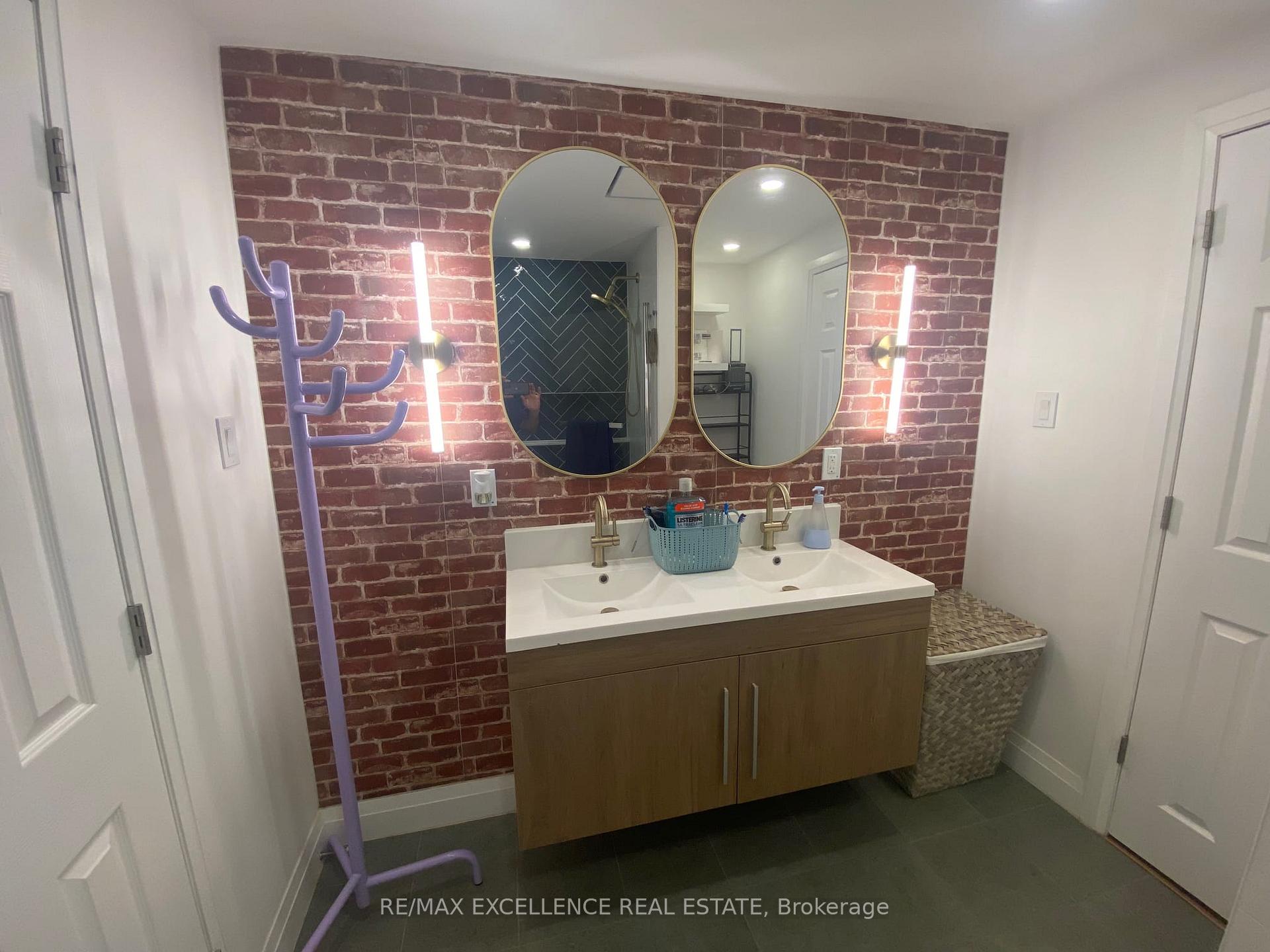 Photo 11 of Unit Walkout Basement, 46 Tradewinds Place, Kitchener, Forest Heights — HOMEH