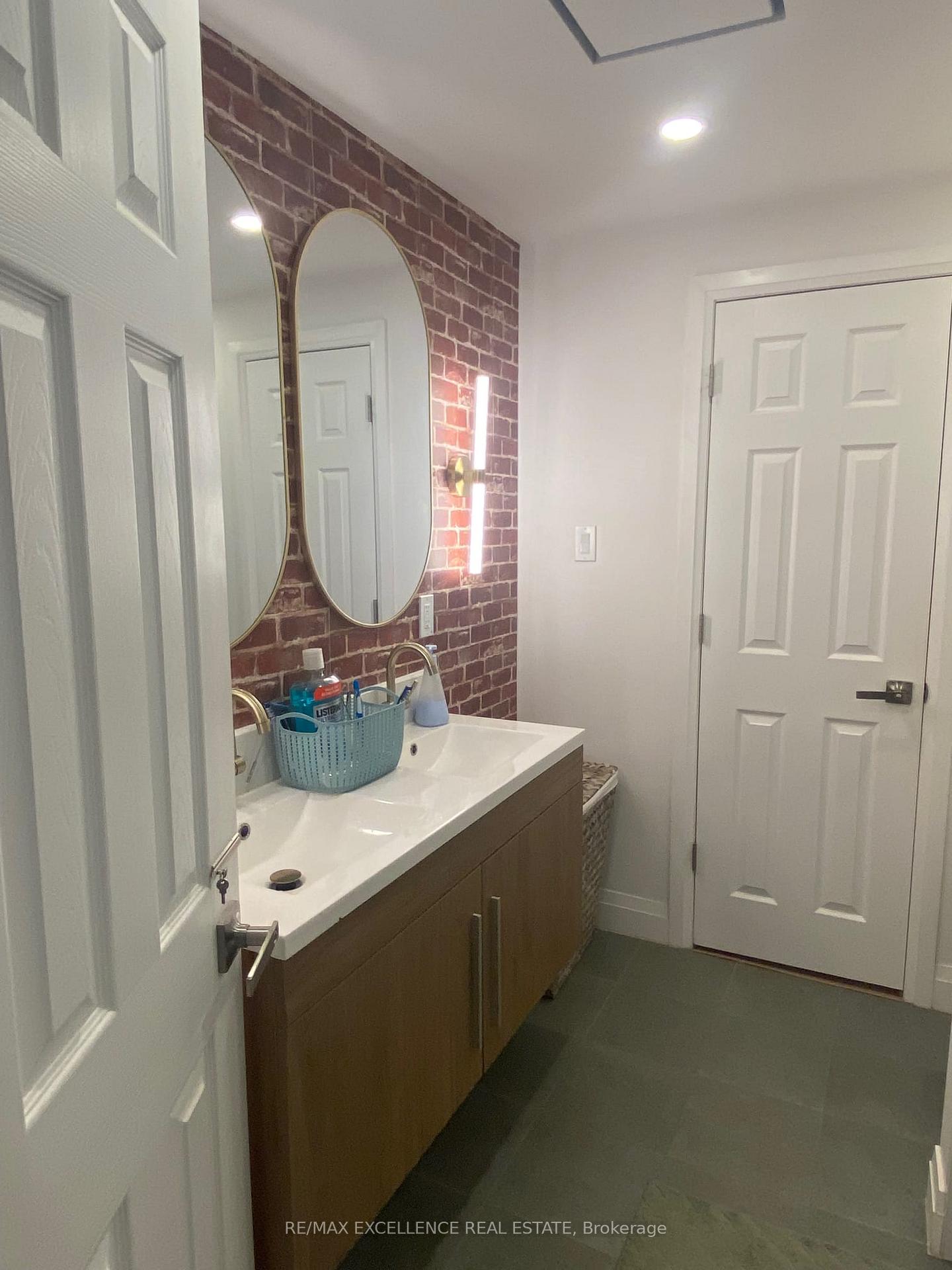 Photo 15 of Unit Walkout Basement, 46 Tradewinds Place, Kitchener, Forest Heights — HOMEH
