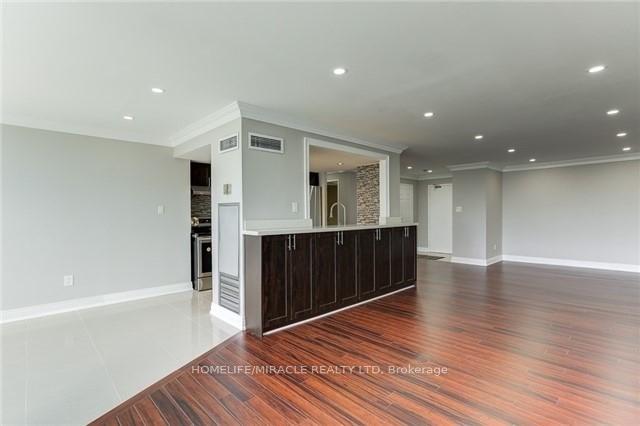 Photo 5 of Unit 710, 3 Rowntree Road, Etobicoke, Mount Olive-Silverstone-Jamestown — HOMEH