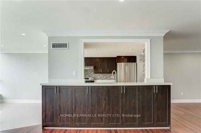 Photo 11 of Unit 710, 3 Rowntree Road, Etobicoke, Mount Olive-Silverstone-Jamestown — HOMEH