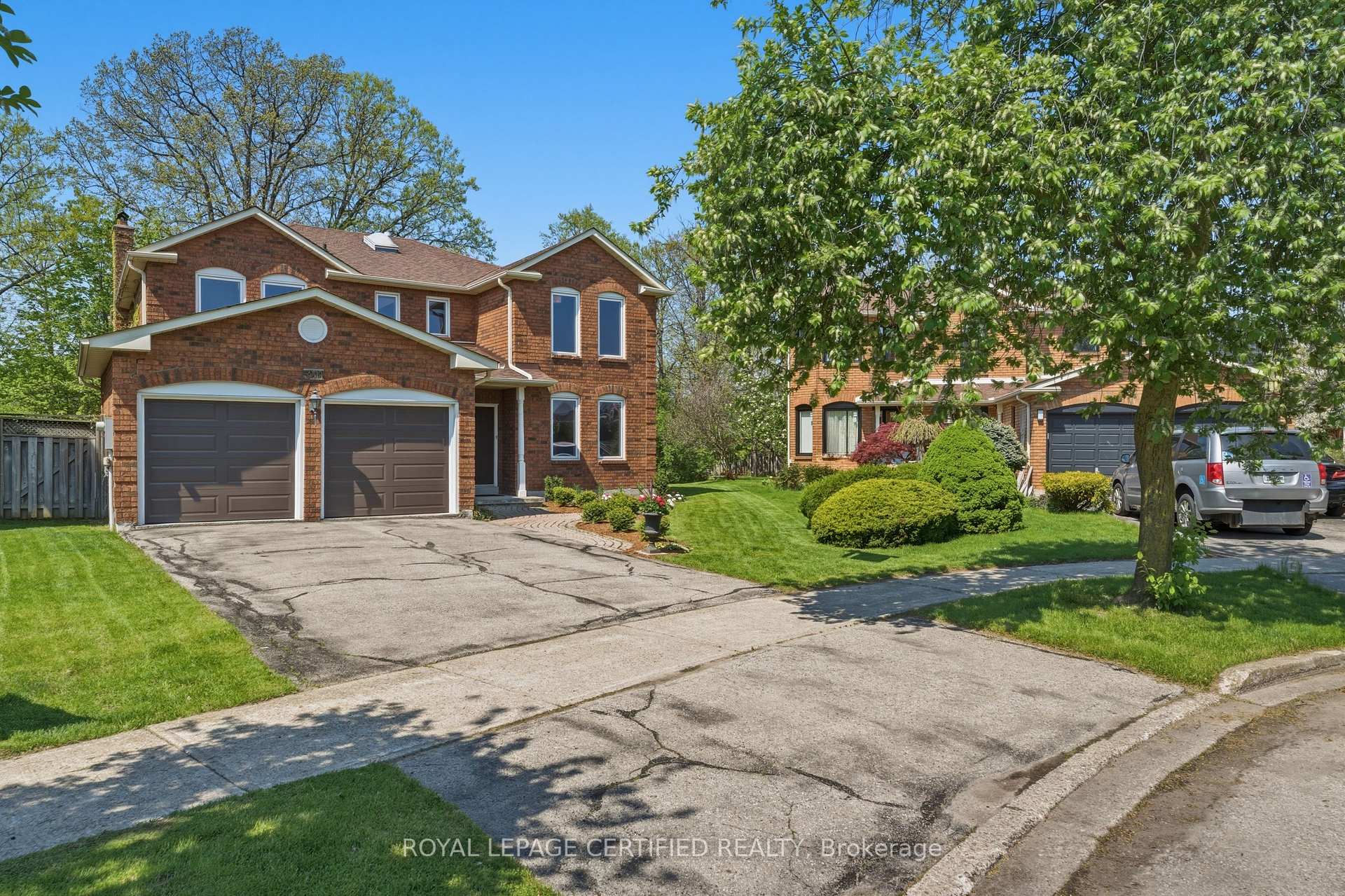 Photo 2 of 5211 Micmac Crescent, Mississauga, Hurontario — HOMEH