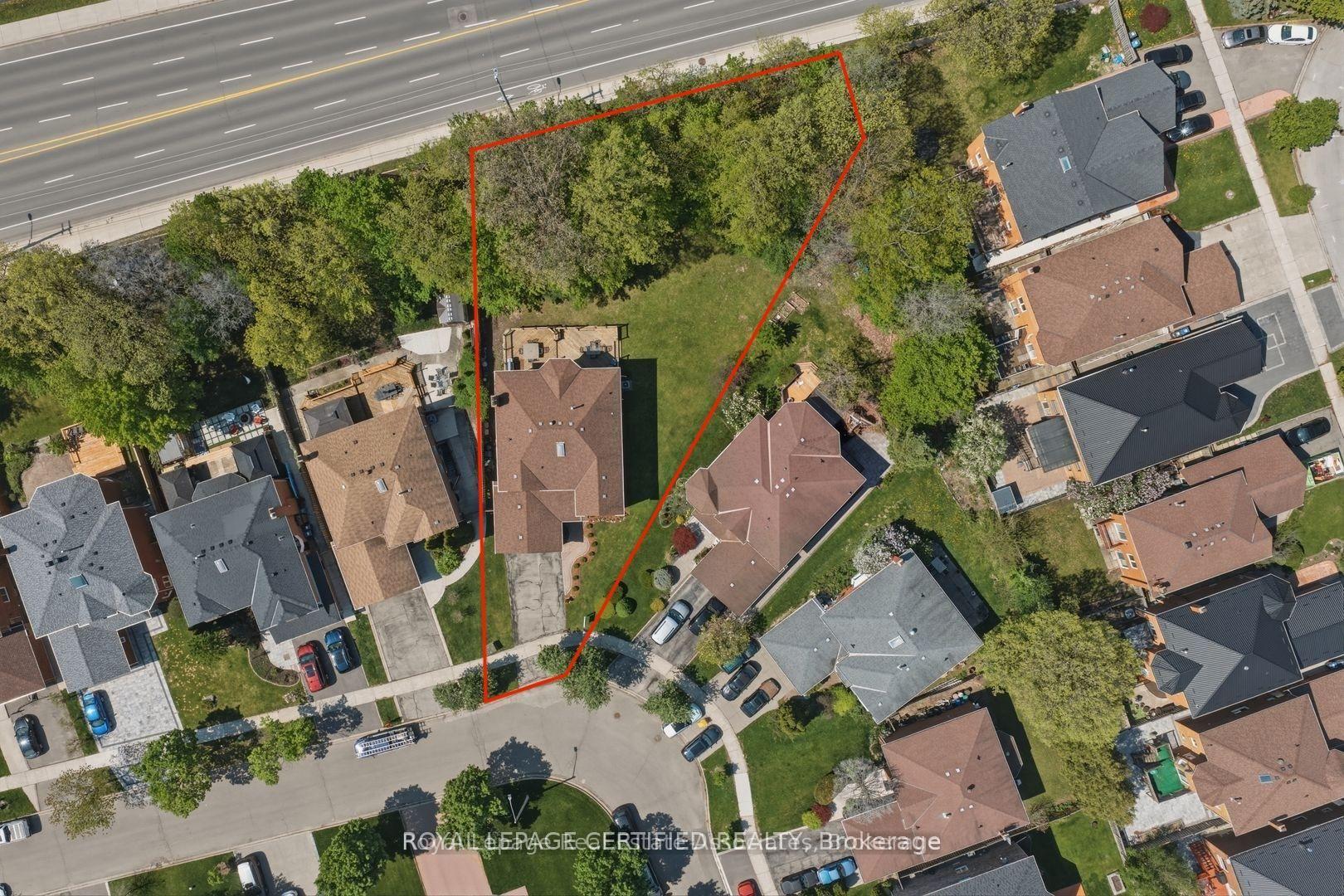 Photo 6 of 5211 Micmac Crescent, Mississauga, Hurontario — HOMEH