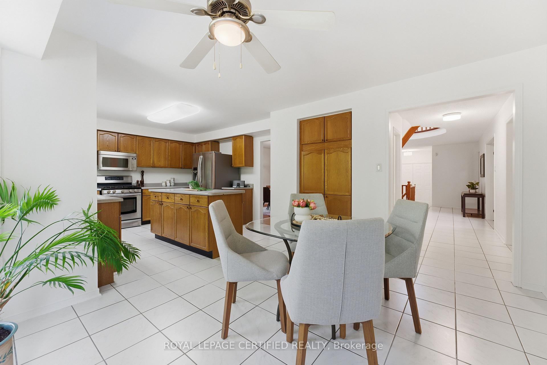 Photo 17 of 5211 Micmac Crescent, Mississauga, Hurontario — HOMEH