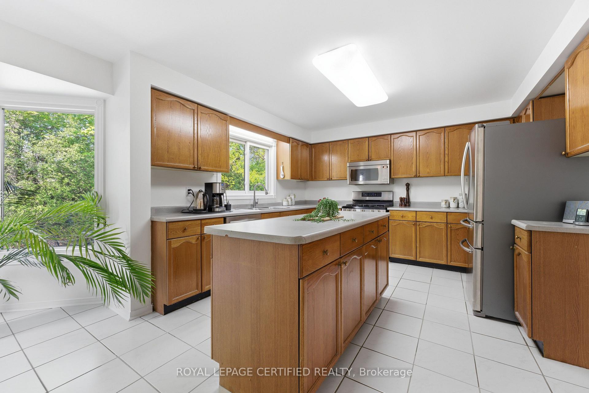 Photo 18 of 5211 Micmac Crescent, Mississauga, Hurontario — HOMEH