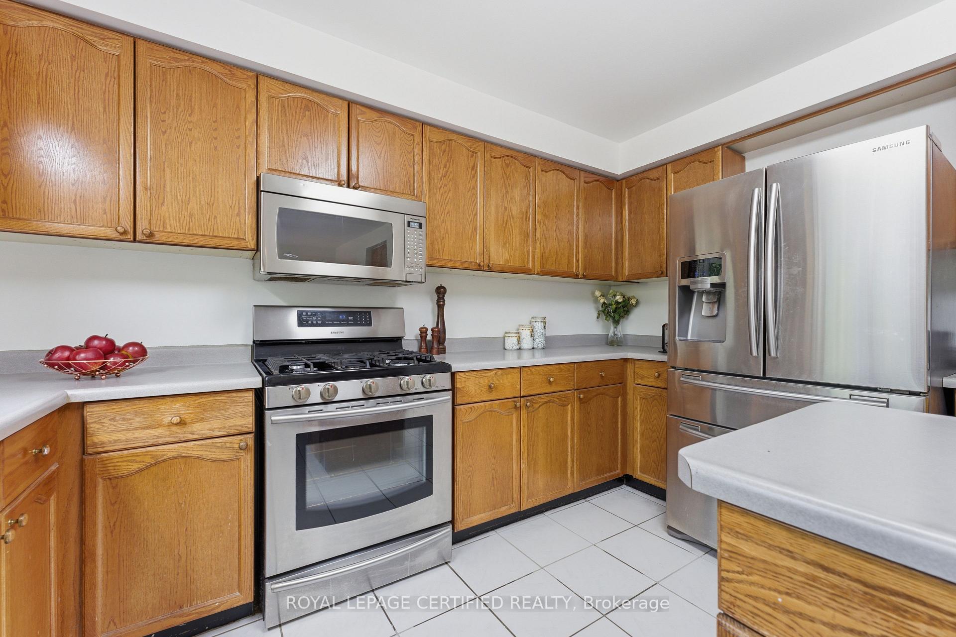Photo 21 of 5211 Micmac Crescent, Mississauga, Hurontario — HOMEH