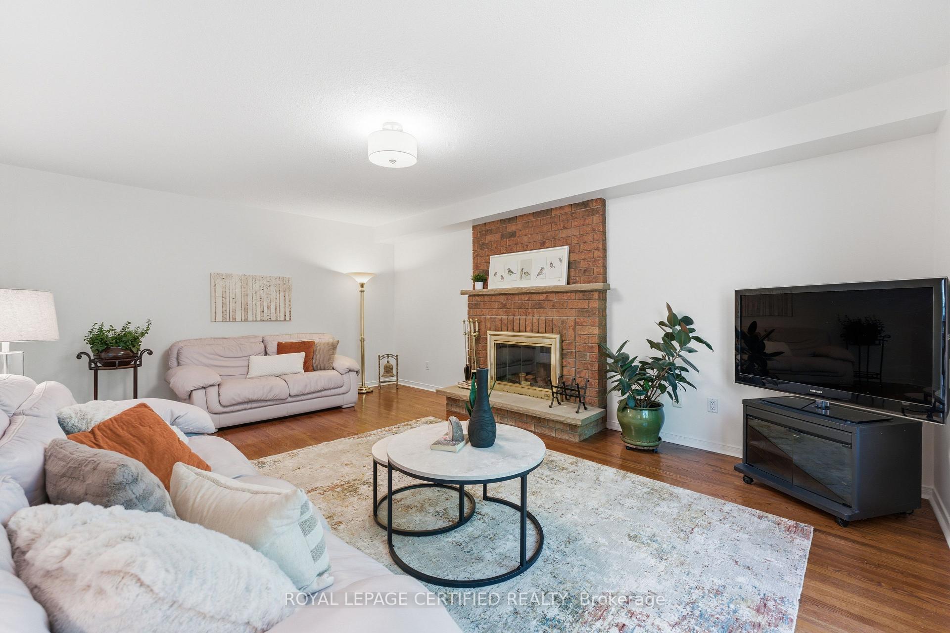 Photo 25 of 5211 Micmac Crescent, Mississauga, Hurontario — HOMEH