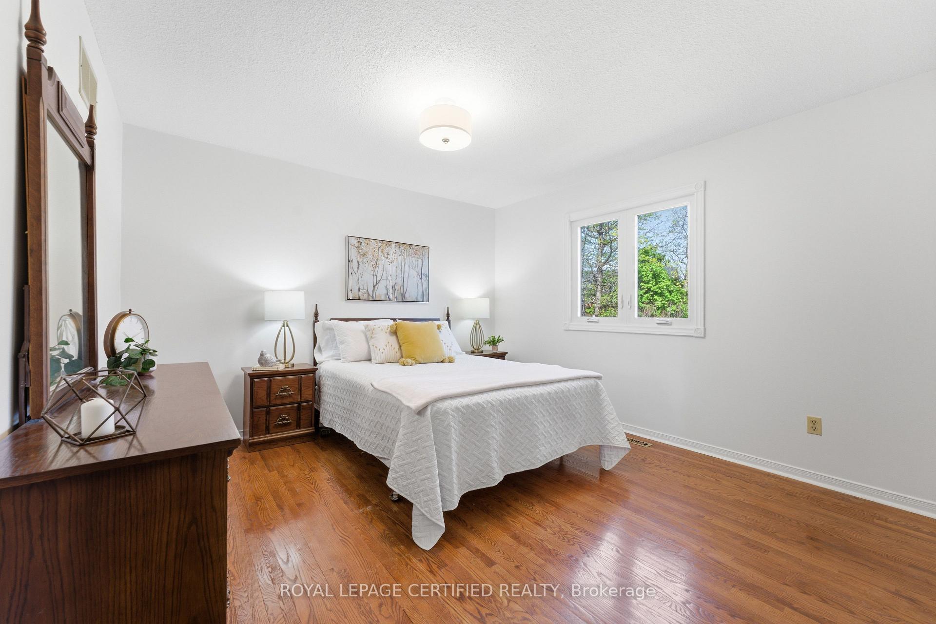 Photo 31 of 5211 Micmac Crescent, Mississauga, Hurontario — HOMEH
