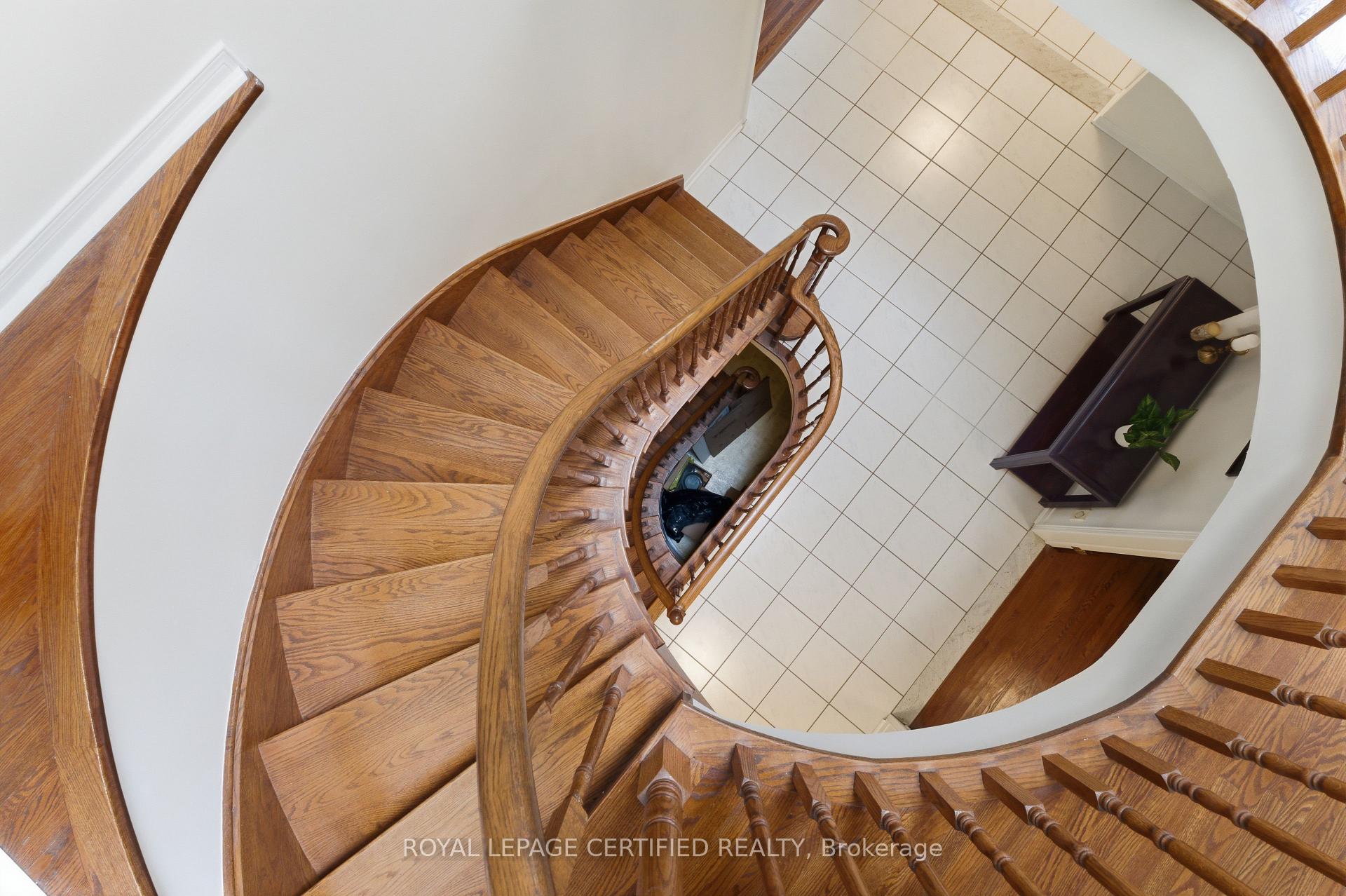 Photo 33 of 5211 Micmac Crescent, Mississauga, Hurontario — HOMEH