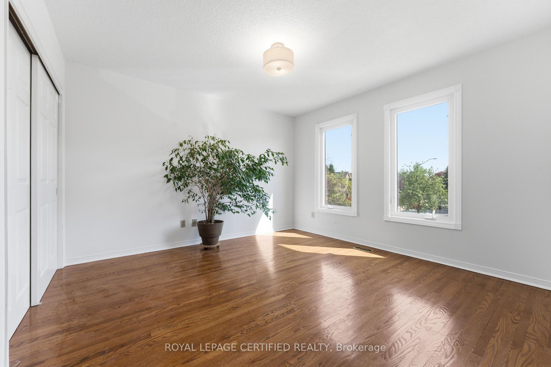 Photo 35 of 5211 Micmac Crescent, Mississauga, Hurontario — HOMEH