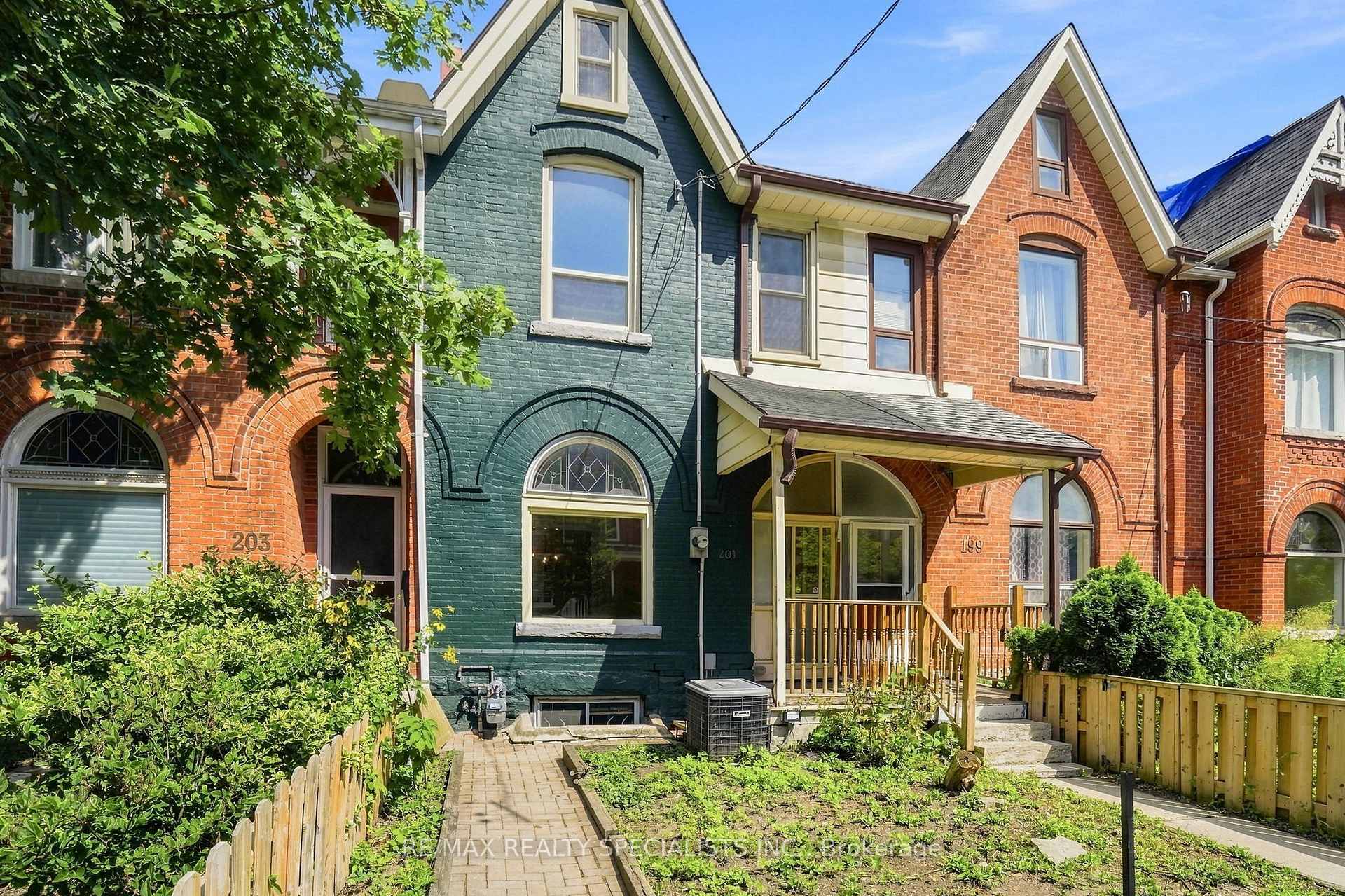 Photo 3 of 201 Concord Avenue, Toronto, Palmerston-Little Italy — HOMEH