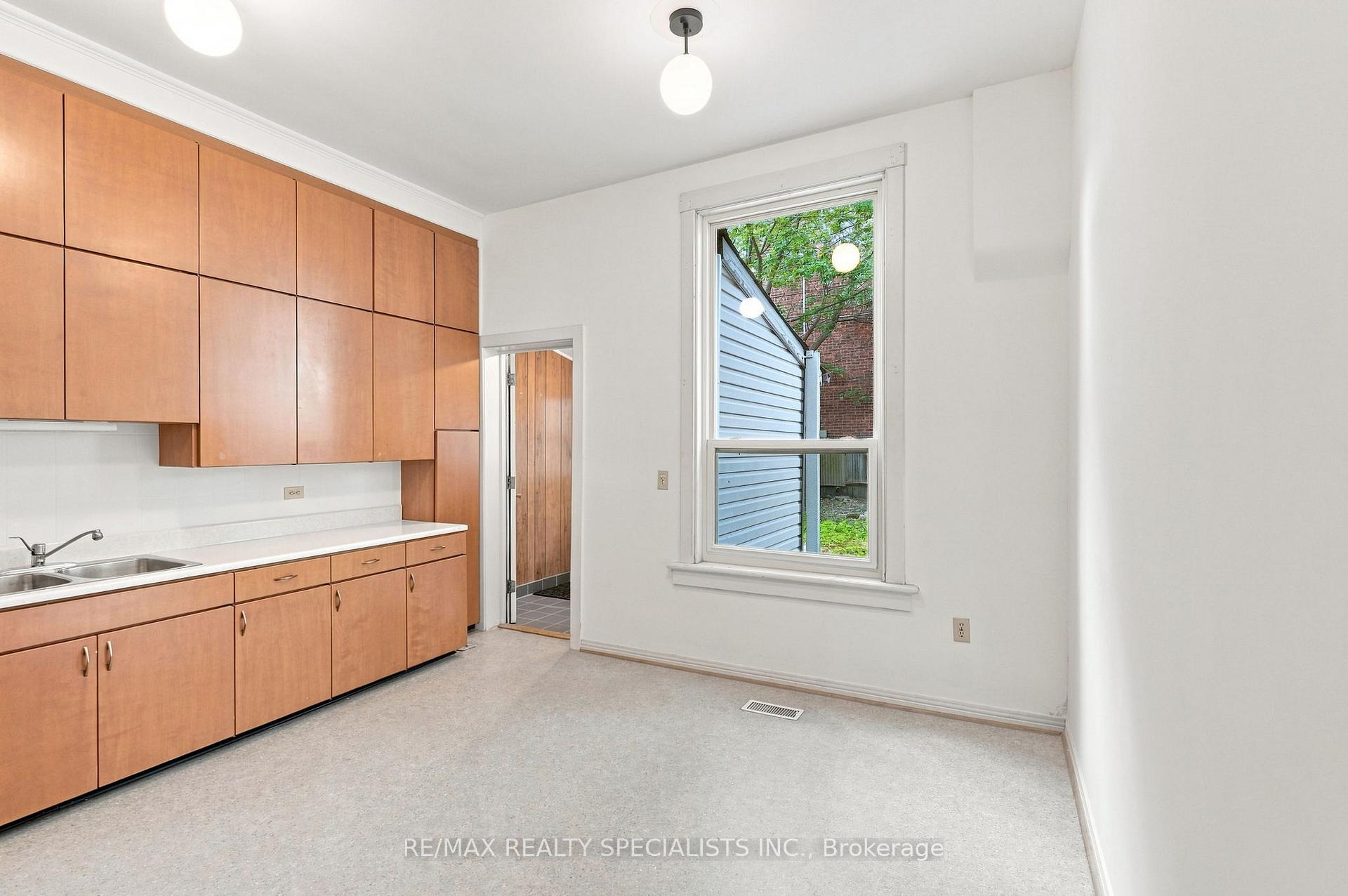 Photo 18 of 201 Concord Avenue, Toronto, Palmerston-Little Italy — HOMEH