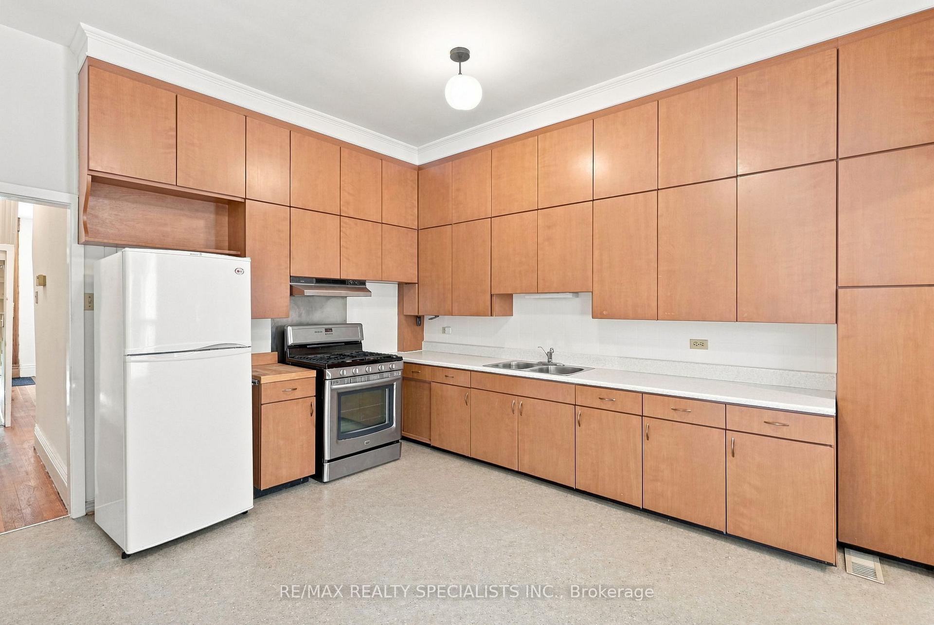 Photo 21 of 201 Concord Avenue, Toronto, Palmerston-Little Italy — HOMEH