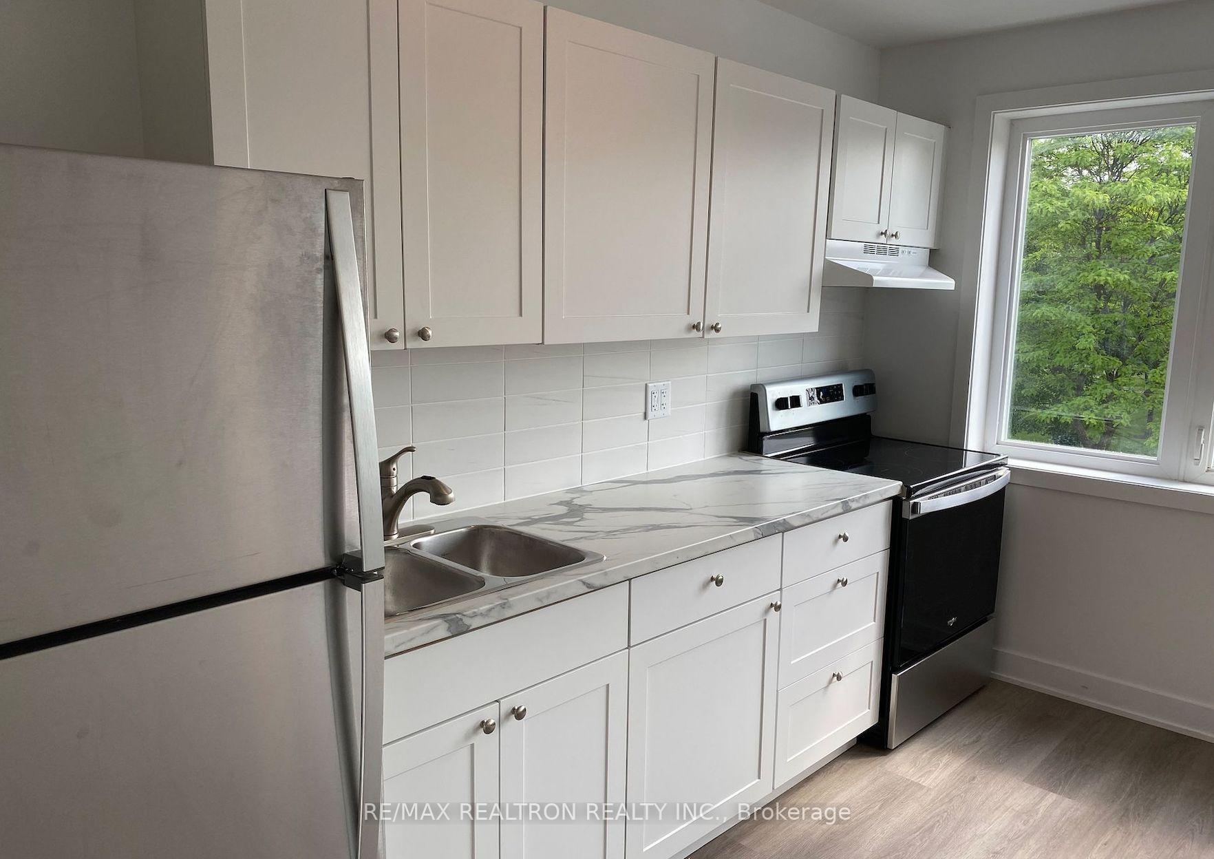 Front of Unit 02, 409 Royal York Road S