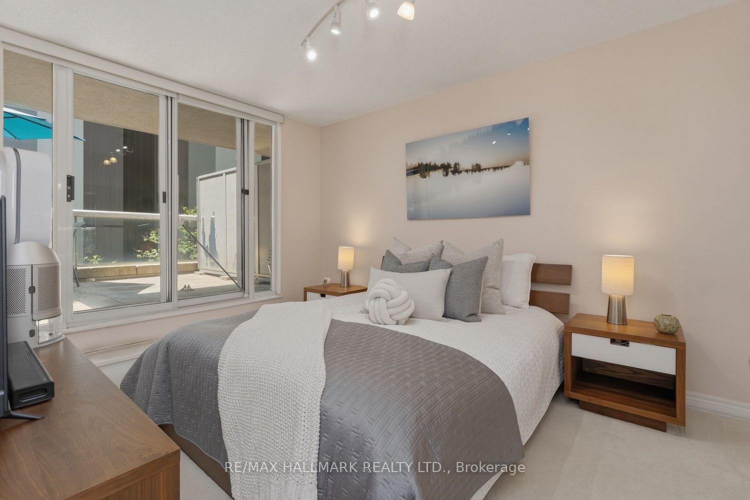 Photo 6 of Unit 310, 43 Eglinton Avenue E, Toronto, Mount Pleasant West — HOMEH