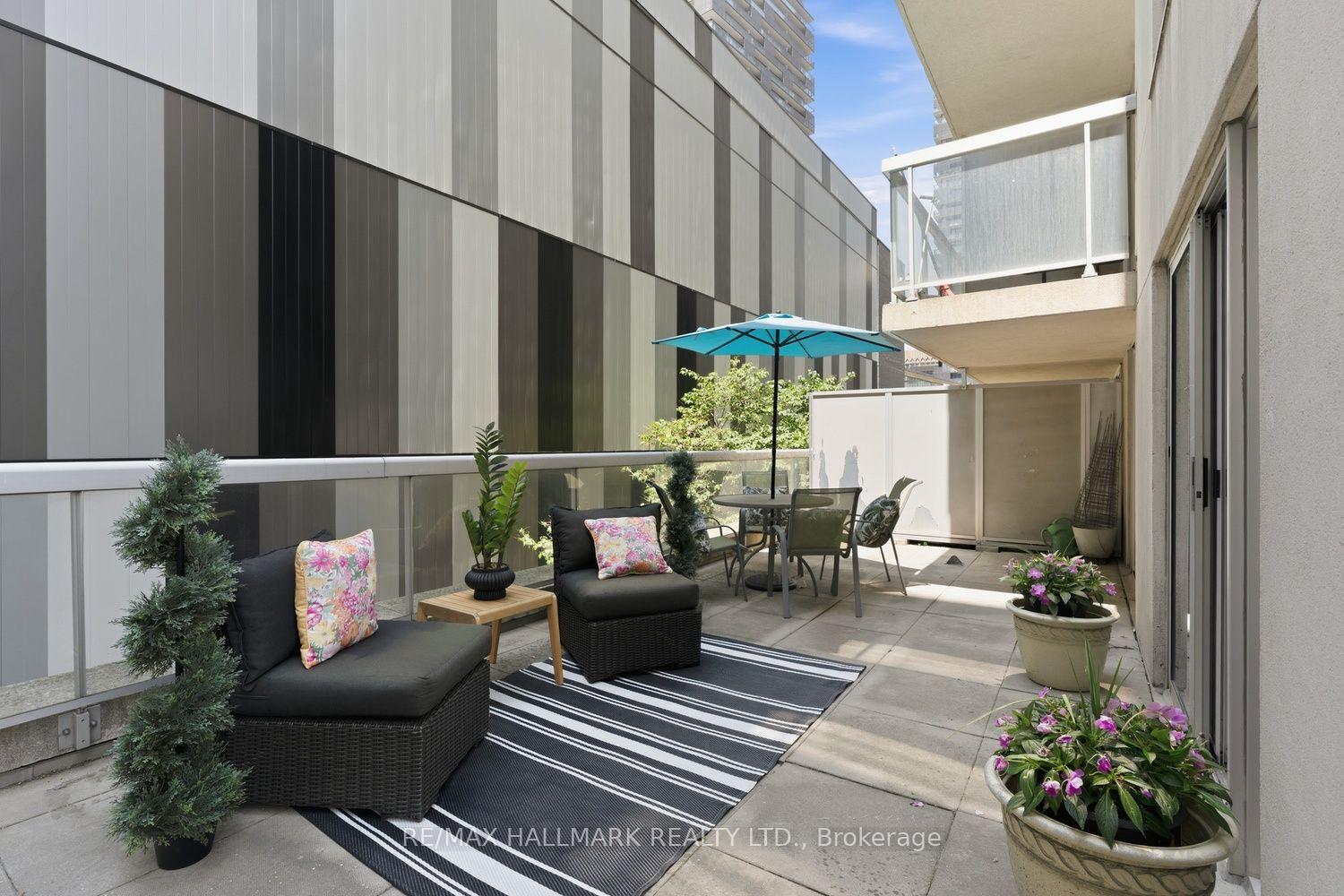 Photo 8 of Unit 310, 43 Eglinton Avenue E, Toronto, Mount Pleasant West — HOMEH