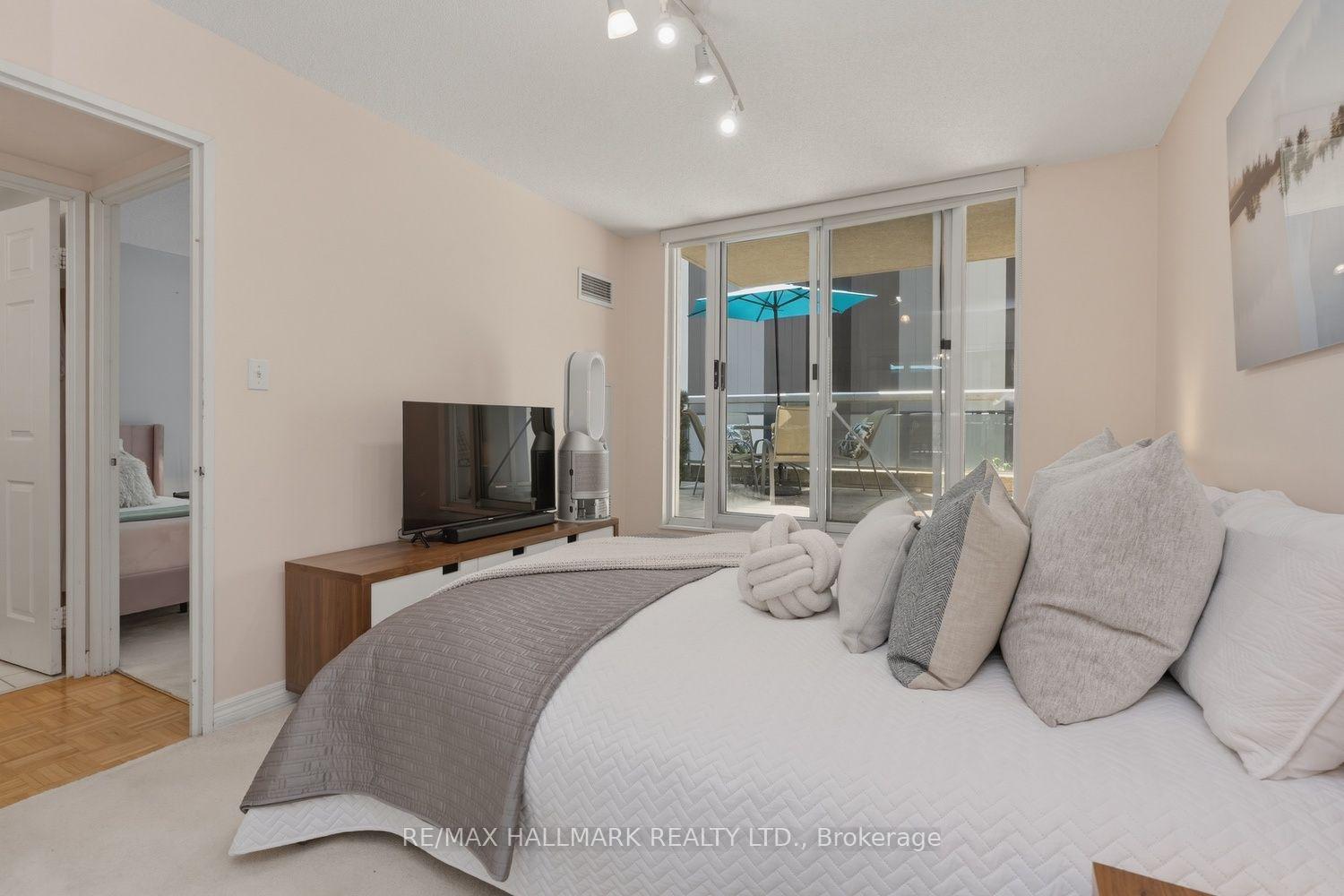 Photo 24 of Unit 310, 43 Eglinton Avenue E, Toronto, Mount Pleasant West — HOMEH
