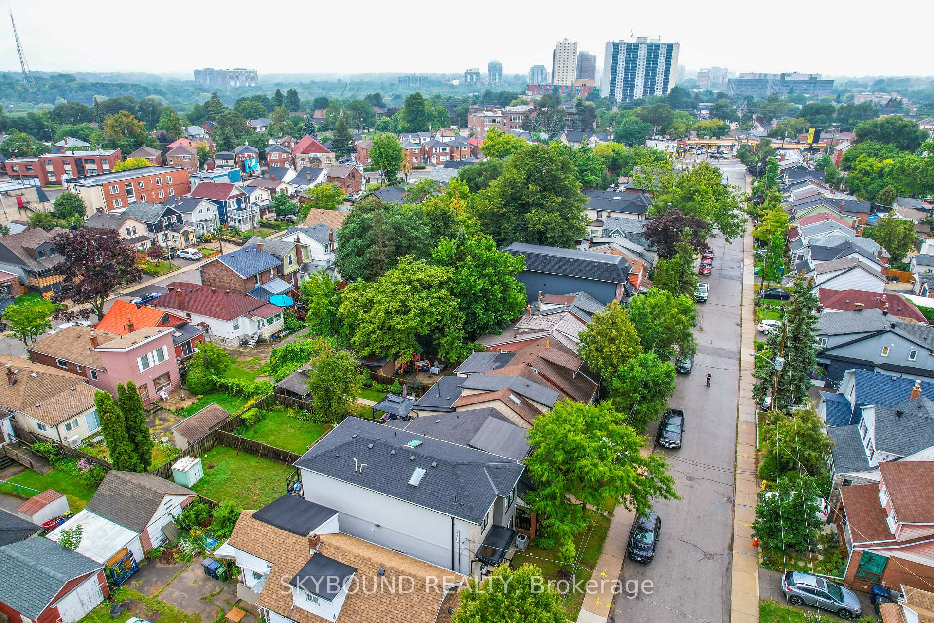 Photo 3 of 43 Craydon Avenue, North York, Mount Dennis — HOMEH
