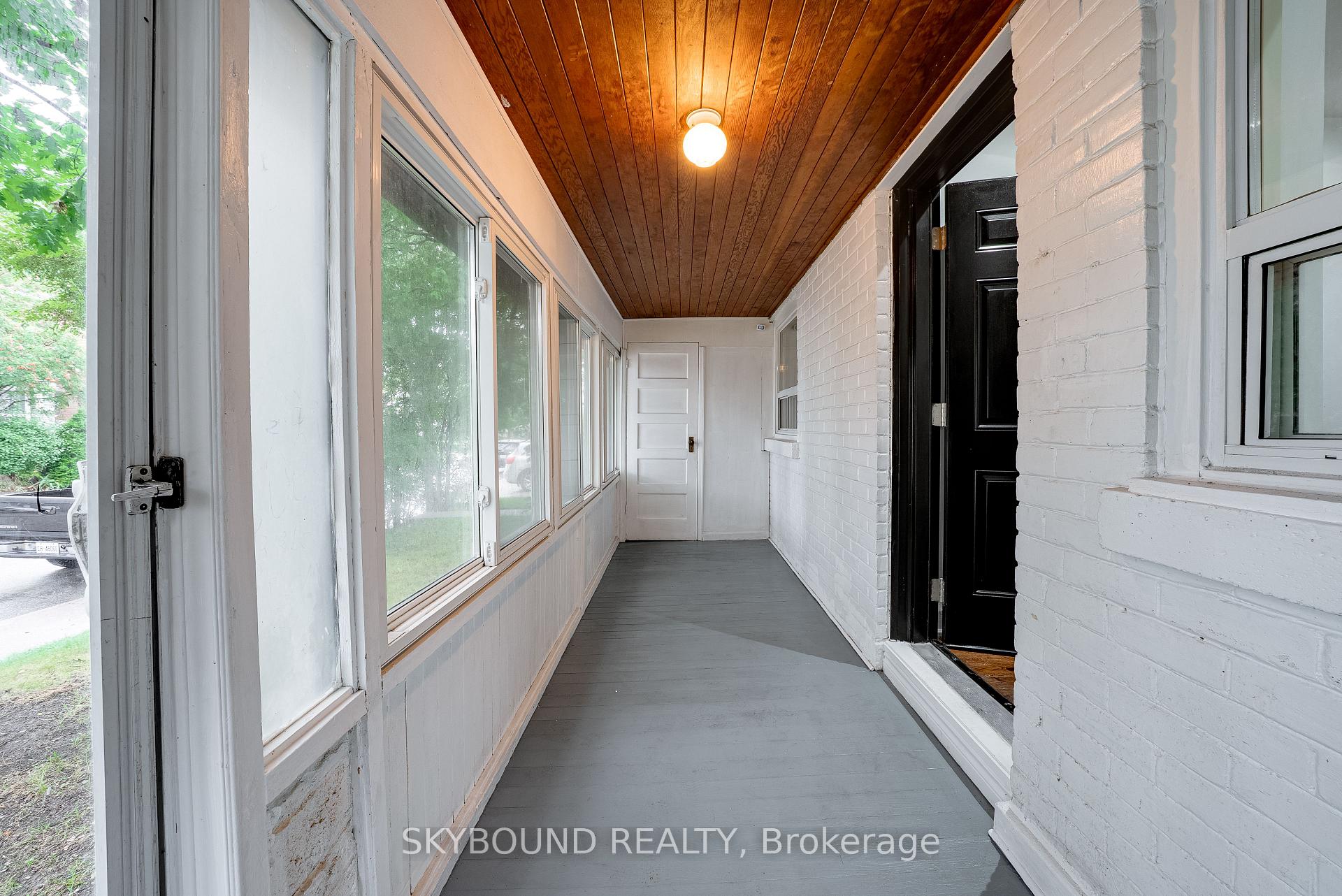 Photo 5 of 43 Craydon Avenue, North York, Mount Dennis — HOMEH