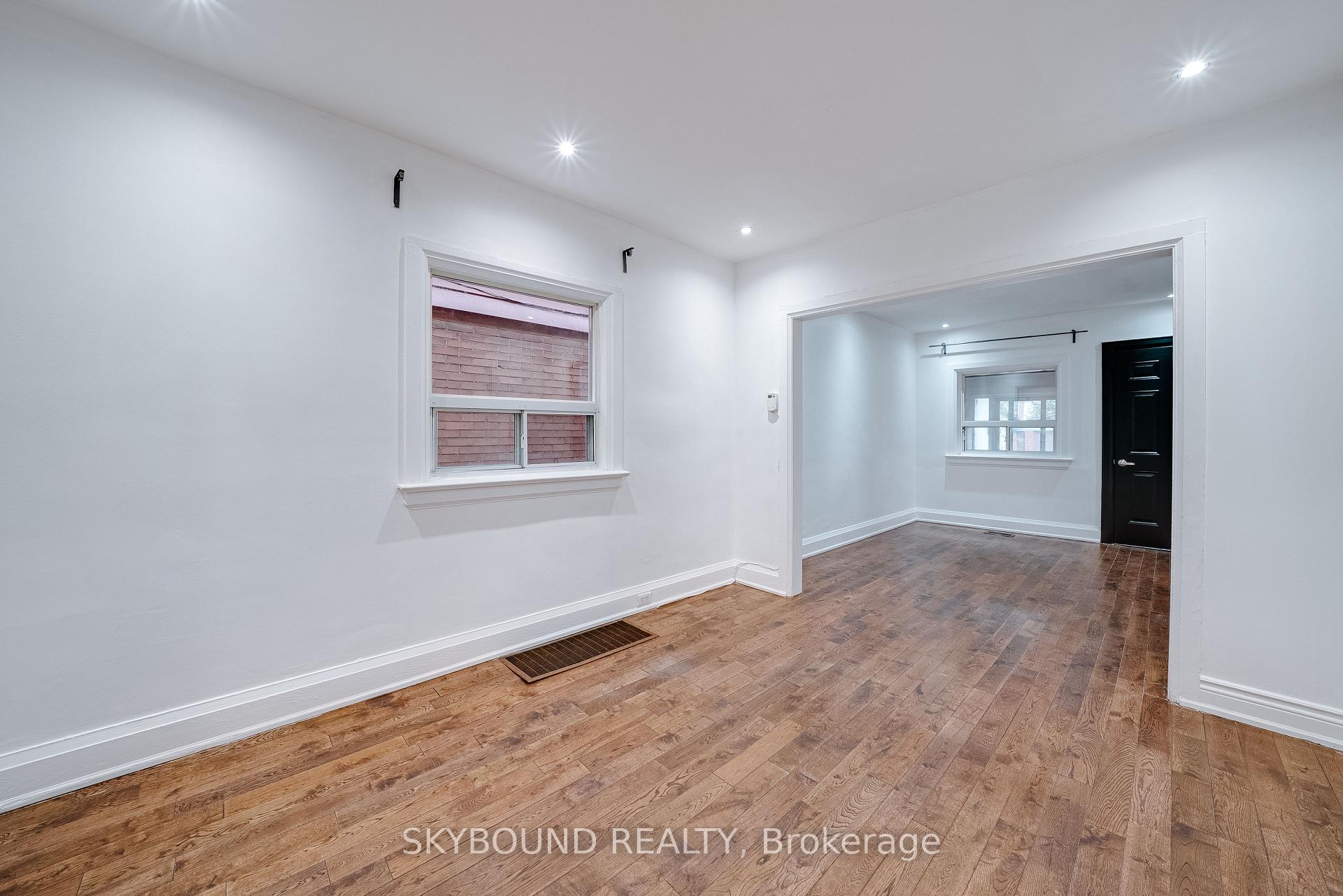 Photo 8 of 43 Craydon Avenue, North York, Mount Dennis — HOMEH
