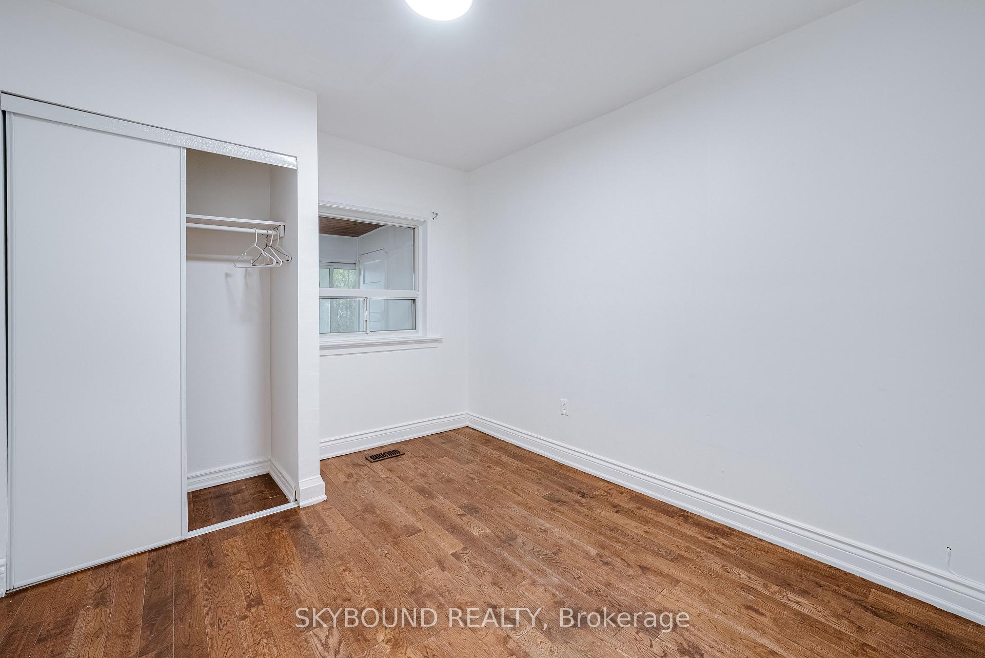 Photo 10 of 43 Craydon Avenue, North York, Mount Dennis — HOMEH