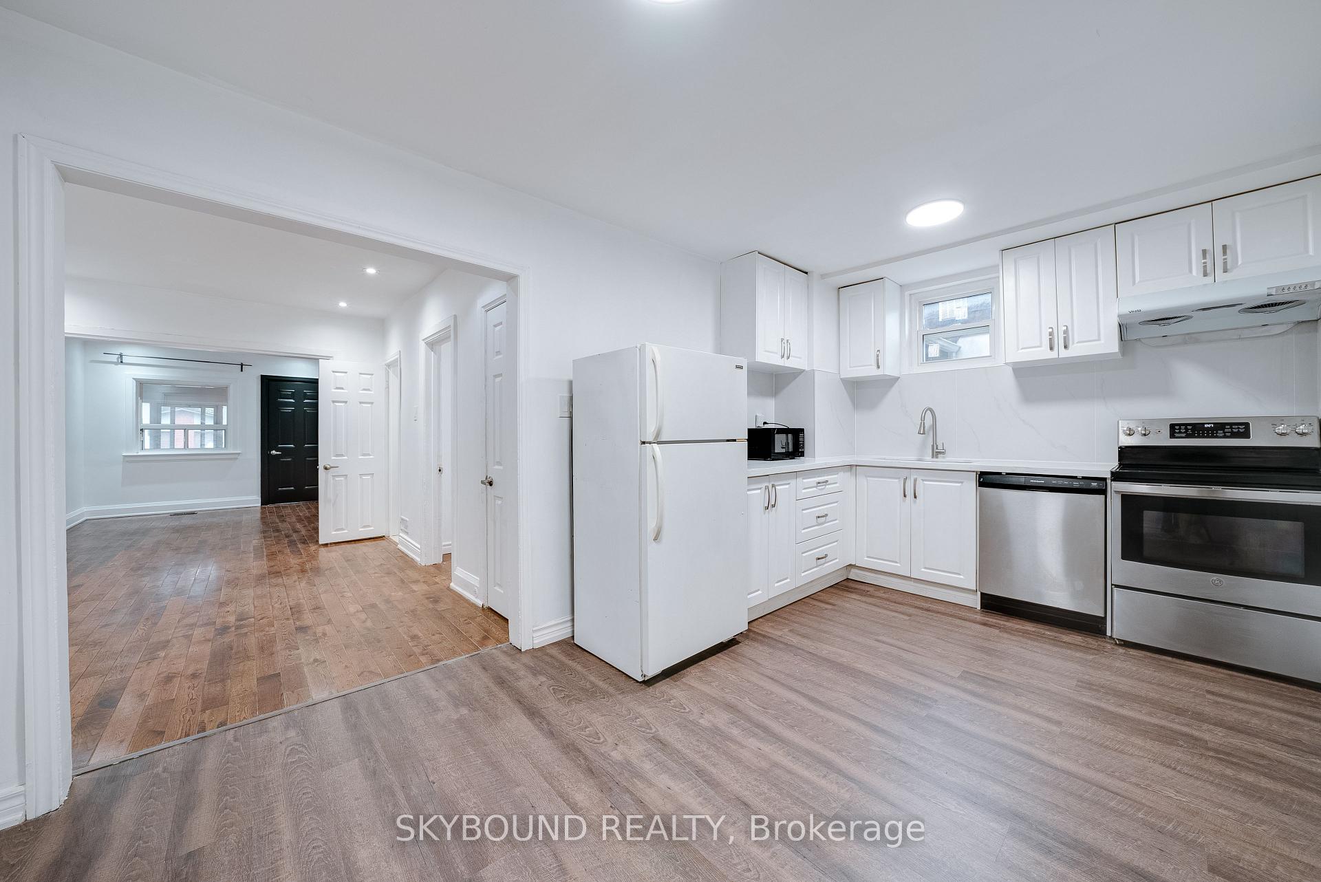 Photo 11 of 43 Craydon Avenue, North York, Mount Dennis — HOMEH
