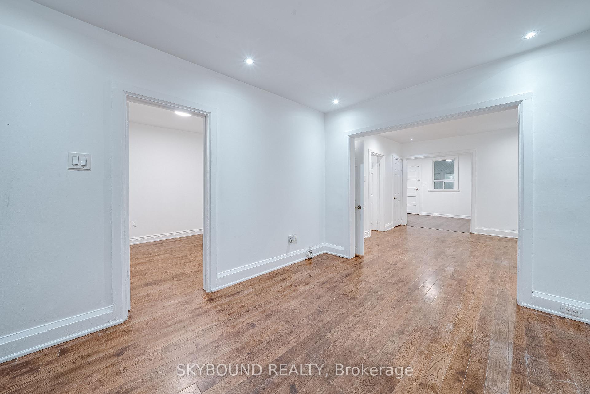 Photo 14 of 43 Craydon Avenue, North York, Mount Dennis — HOMEH