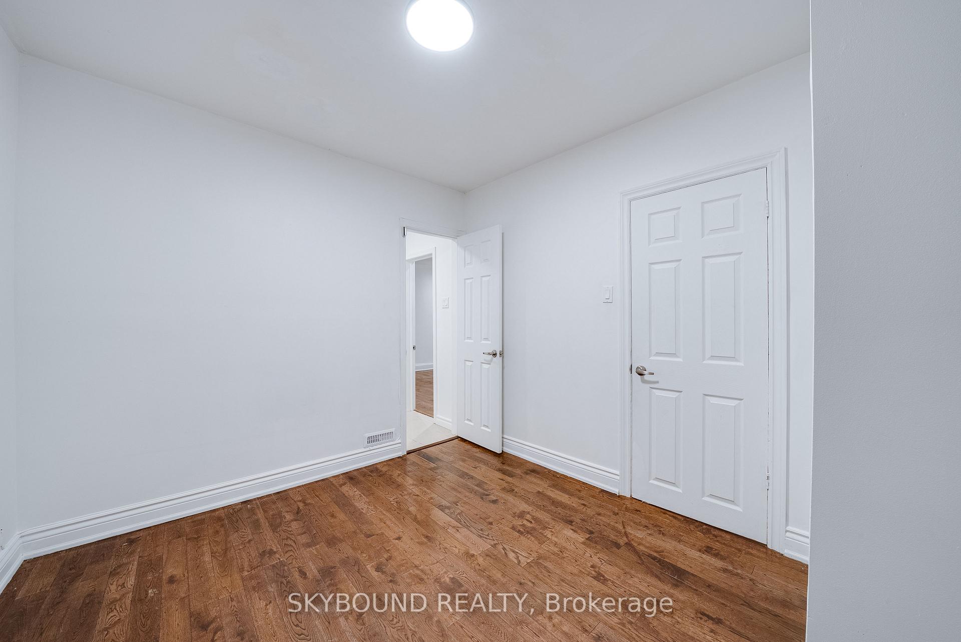 Photo 19 of 43 Craydon Avenue, North York, Mount Dennis — HOMEH