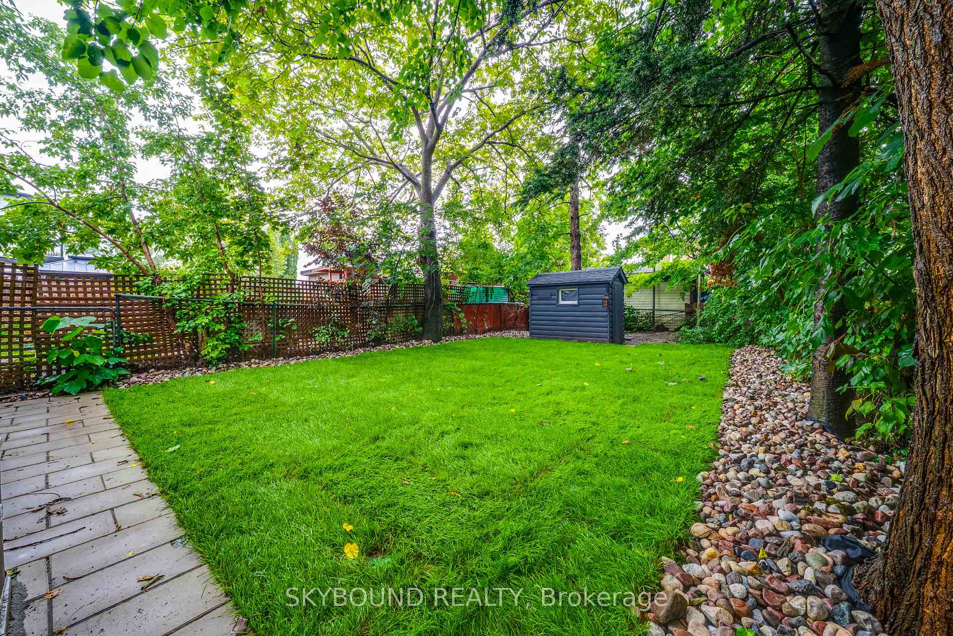 Photo 24 of 43 Craydon Avenue, North York, Mount Dennis — HOMEH