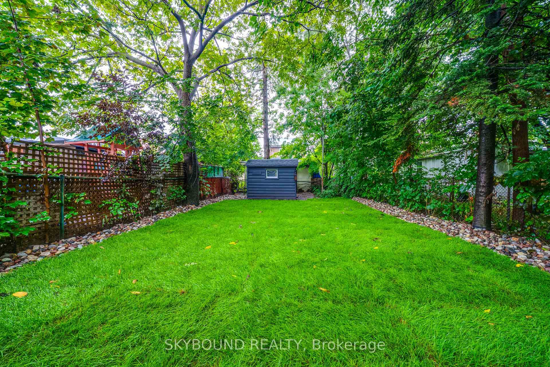 Photo 28 of 43 Craydon Avenue, North York, Mount Dennis — HOMEH