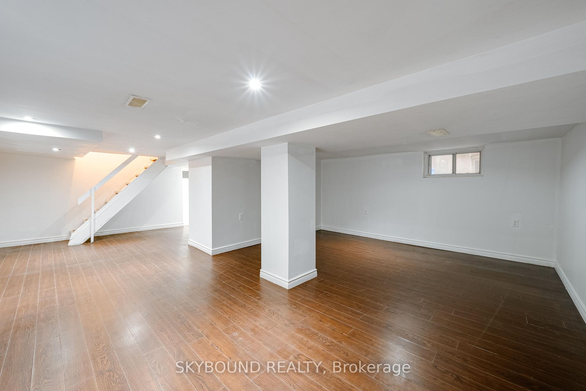 Photo 30 of 43 Craydon Avenue, North York, Mount Dennis — HOMEH