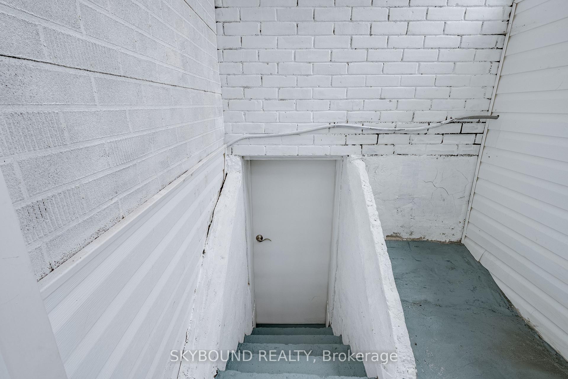 Photo 34 of 43 Craydon Avenue, North York, Mount Dennis — HOMEH