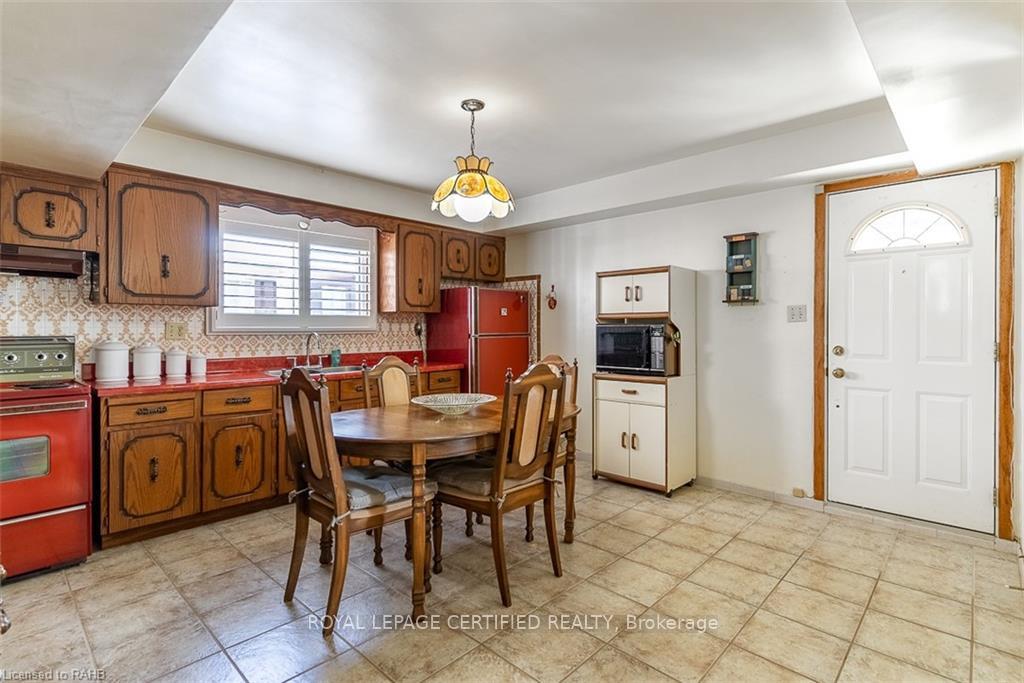 Photo 5 of Unit Lower, 216 Margaret Avenue, Hamilton, Stoney Creek — HOMEH