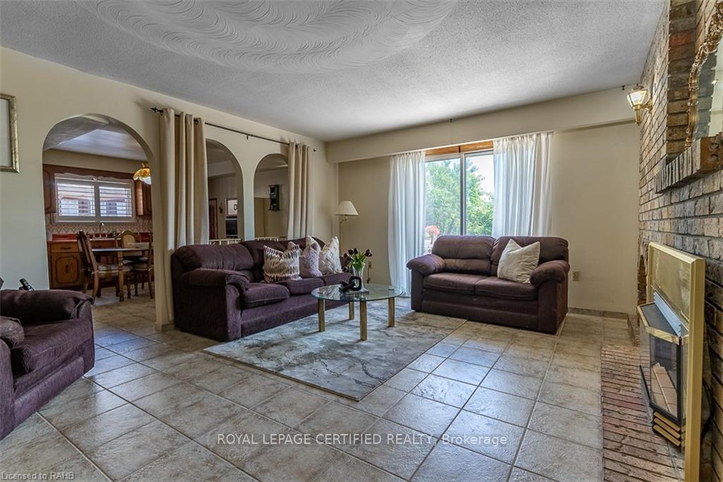 Photo 6 of Unit Lower, 216 Margaret Avenue, Hamilton, Stoney Creek — HOMEH