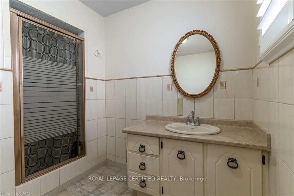 Photo 7 of Unit Lower, 216 Margaret Avenue, Hamilton, Stoney Creek — HOMEH