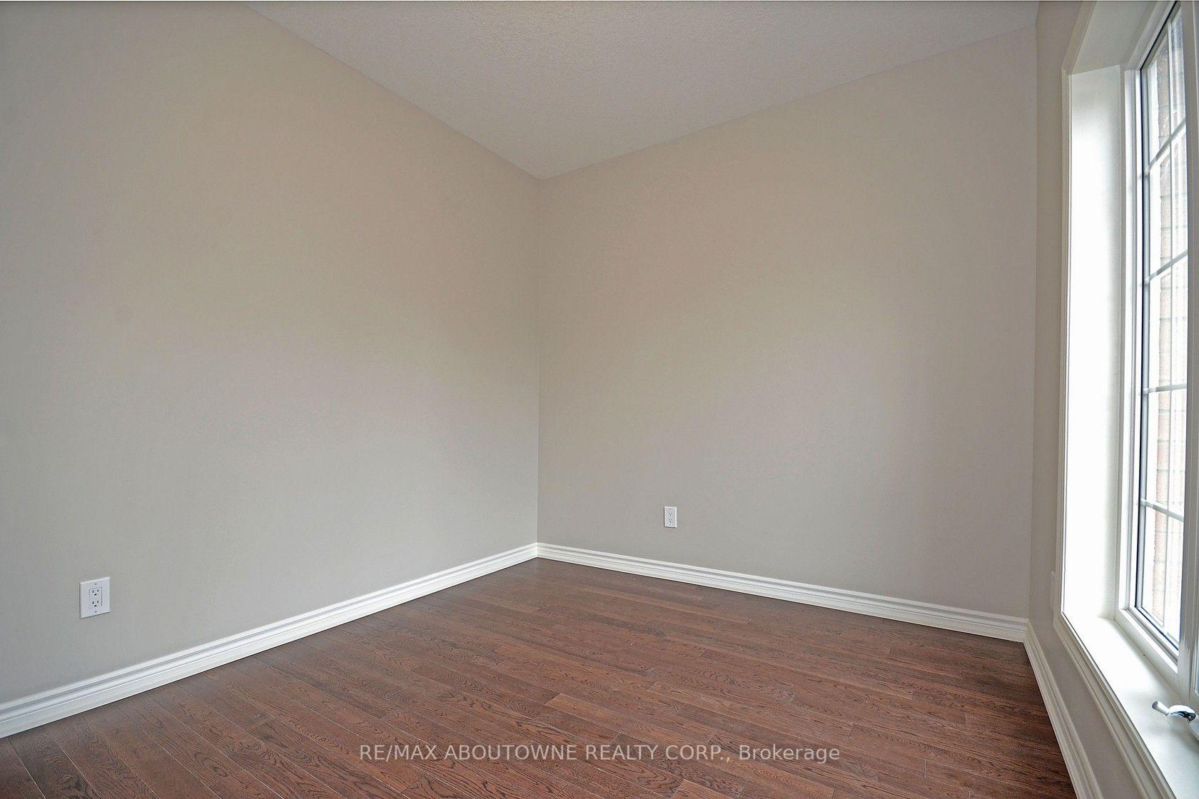 Photo 5 of 22 Ryan Street, Centre Wellington, Fergus — HOMEH