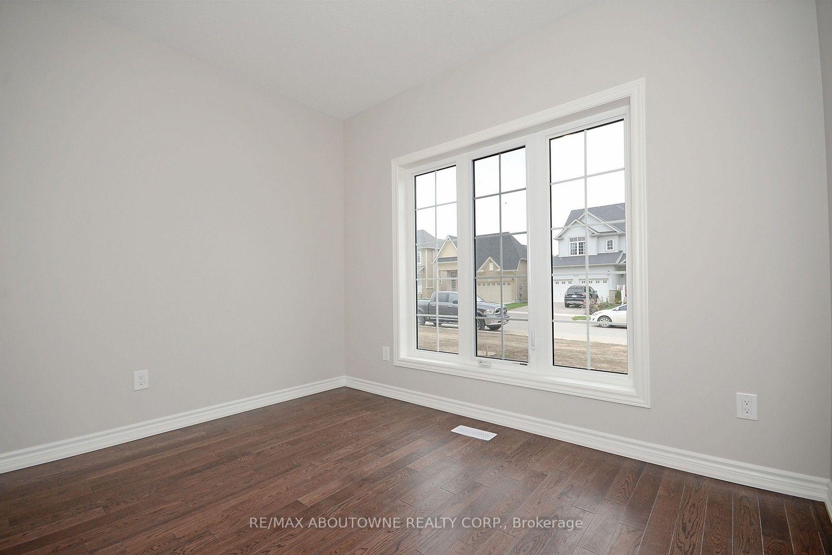 Photo 6 of 22 Ryan Street, Centre Wellington, Fergus — HOMEH