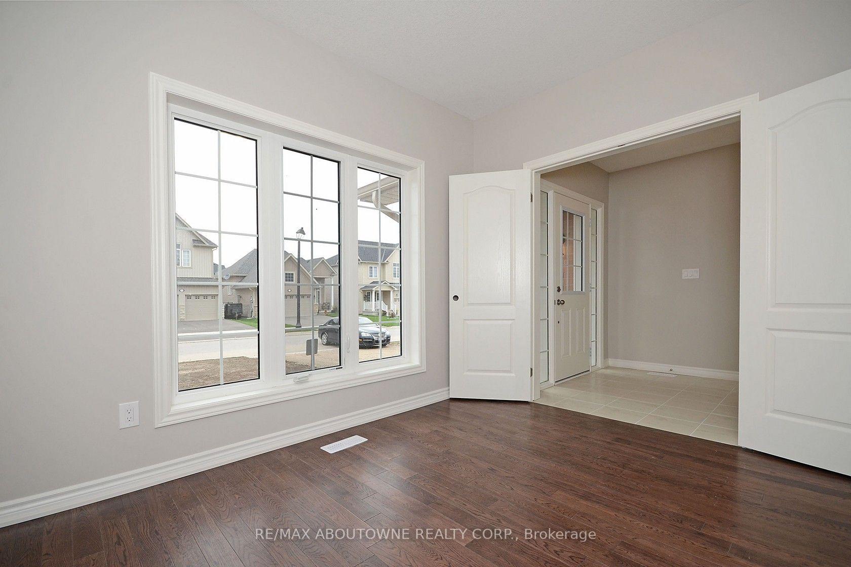 Photo 7 of 22 Ryan Street, Centre Wellington, Fergus — HOMEH