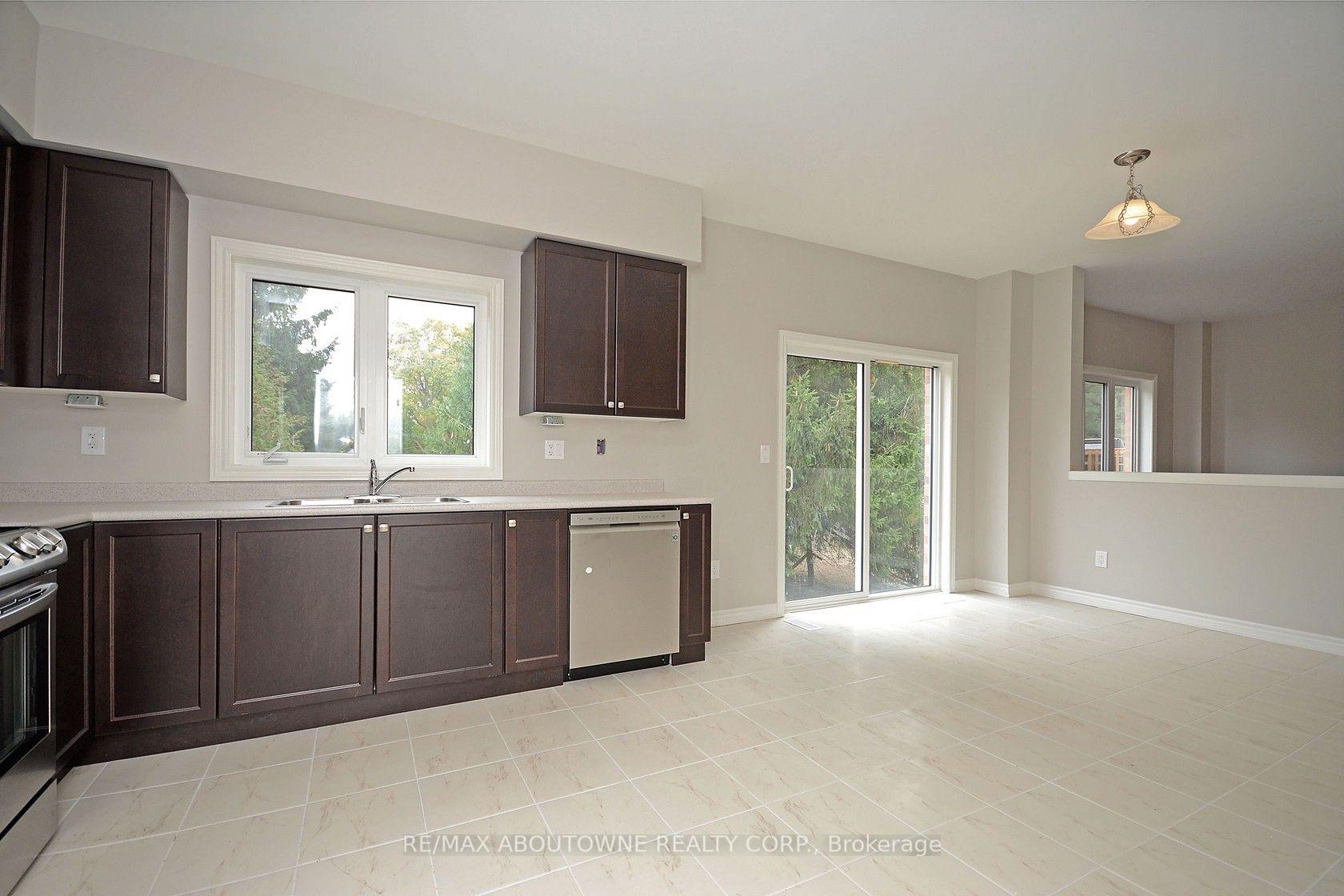 Photo 19 of 22 Ryan Street, Centre Wellington, Fergus — HOMEH