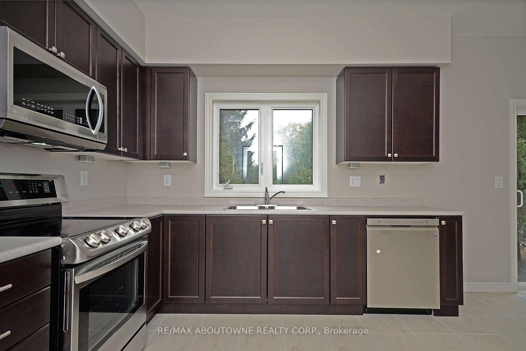 Photo 24 of 22 Ryan Street, Centre Wellington, Fergus — HOMEH
